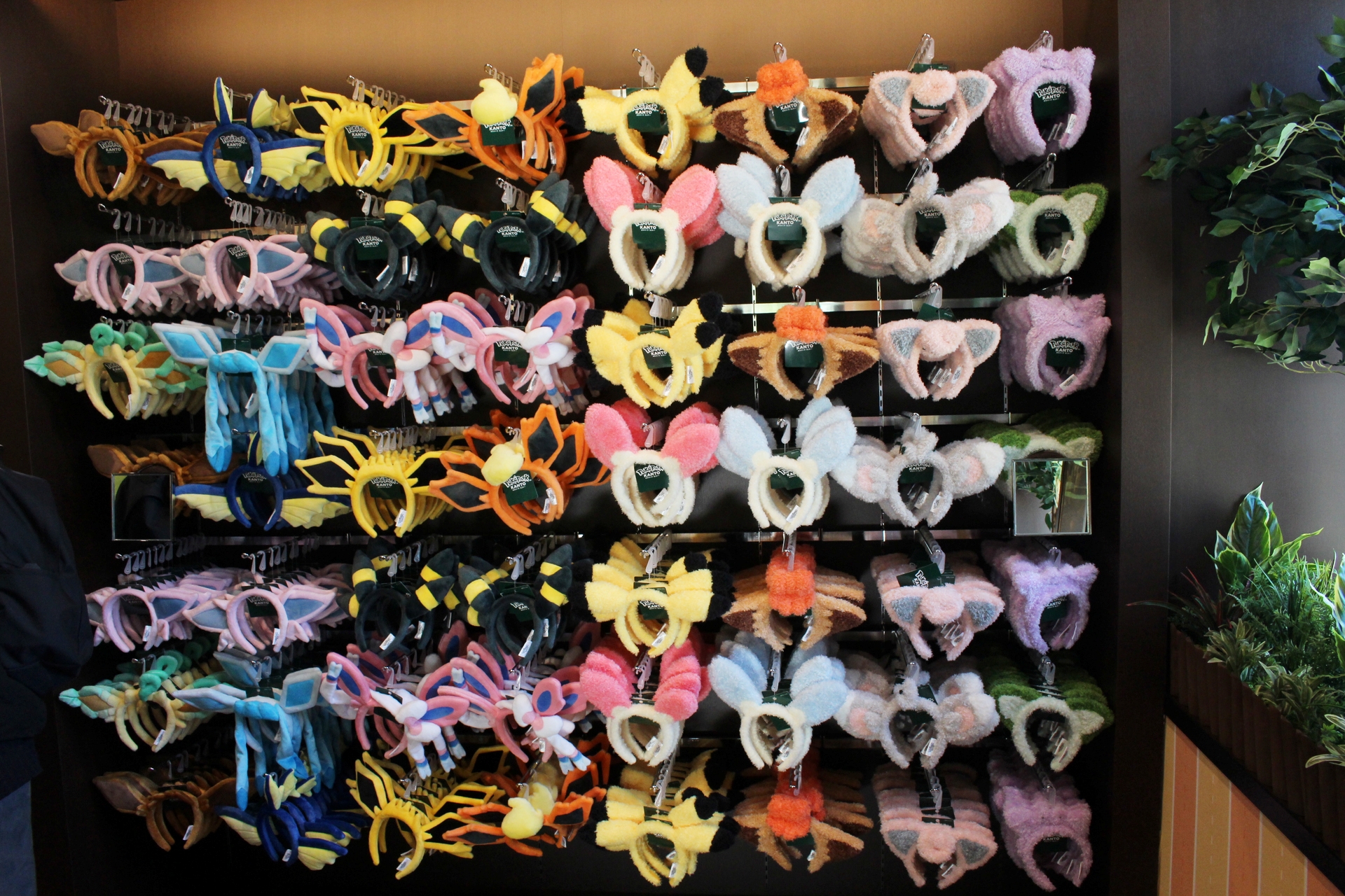 カチューシャやキャップは、身に着けることでポケモンになれるアイテムだ