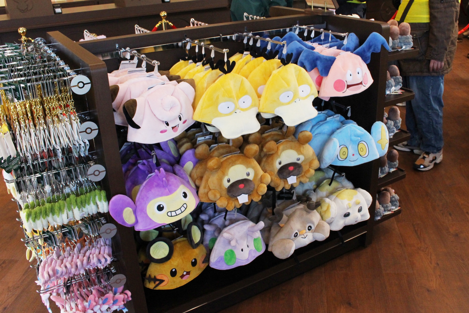 カチューシャやキャップは、身に着けることでポケモンになれるアイテムだ