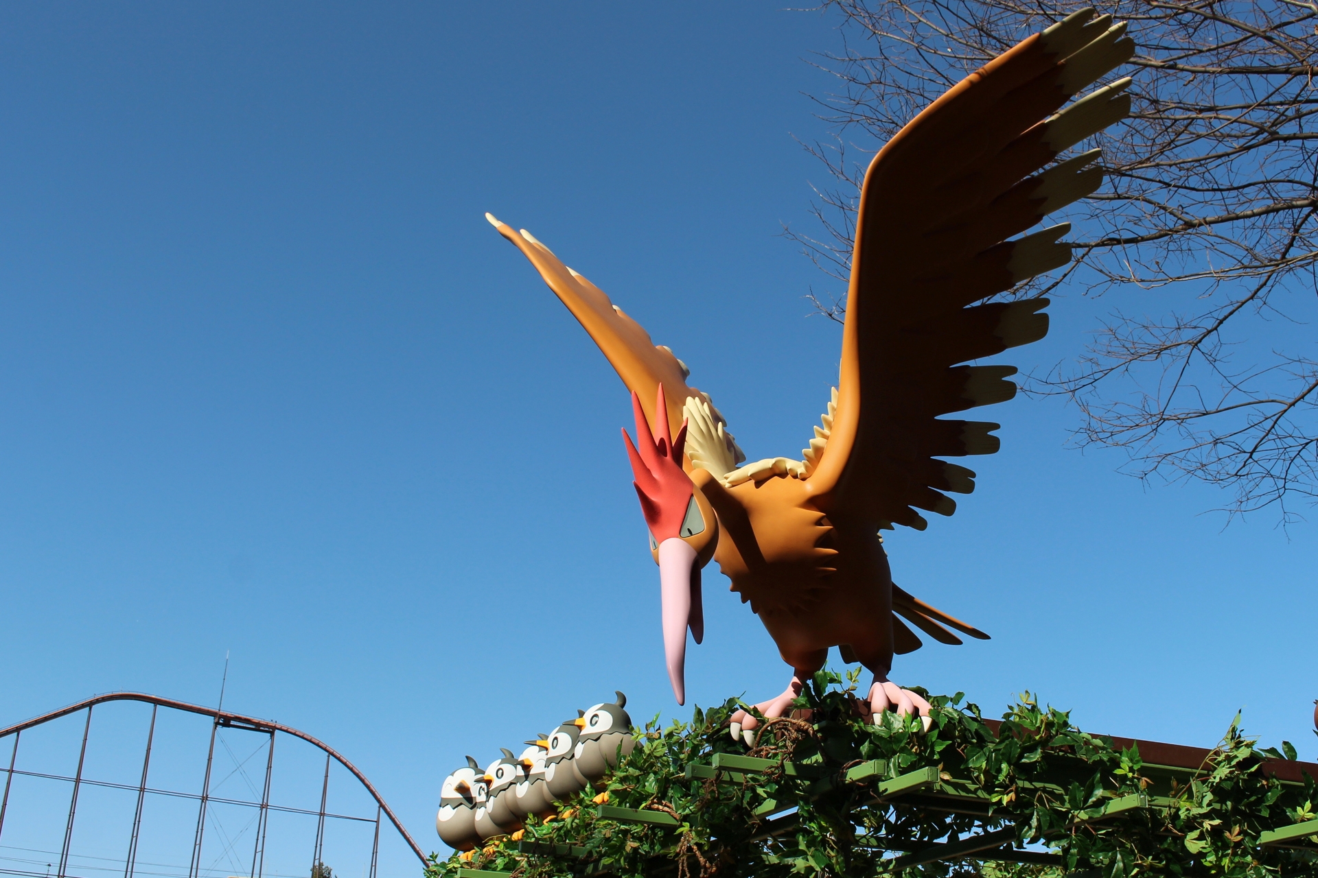 足元だけでなく横や上も見回してみよう。たくさんのポケモンを発見できるはず