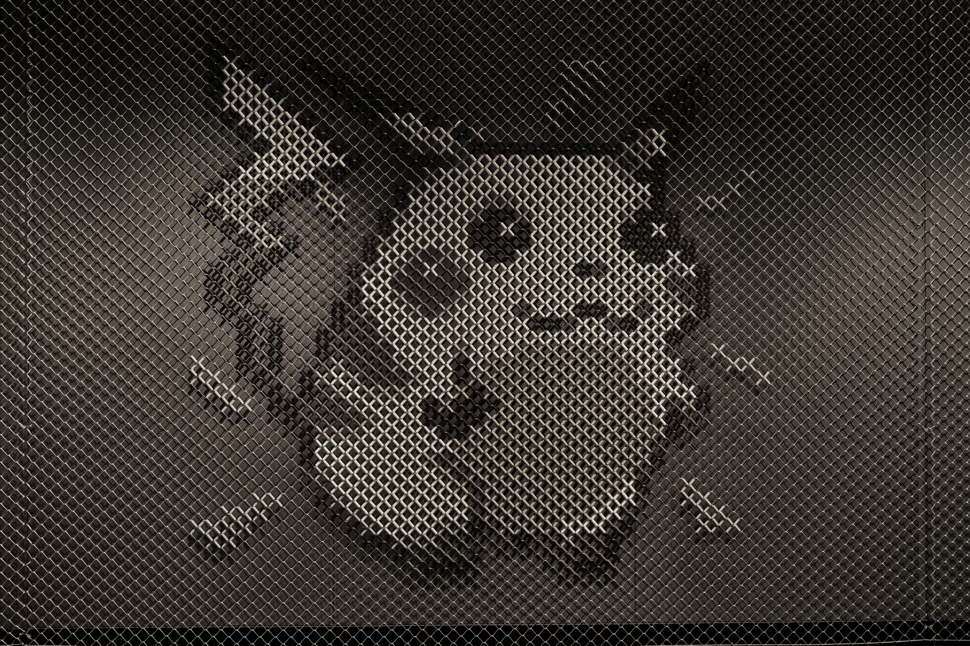 ジム内の壁には懐かしいモノクロのピカチュウのアートが設置されている