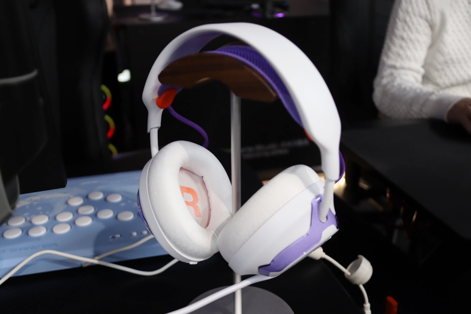 「650」と「250」は白のモデルもある