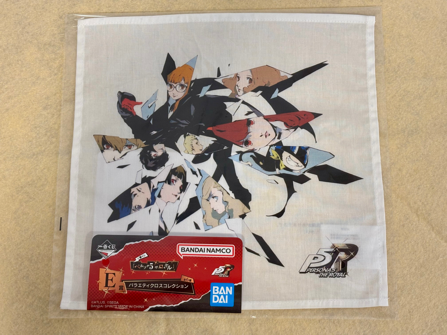 総攻撃カットイン：全員の目元カットインをコラージュした、スタイリッシュなクロス