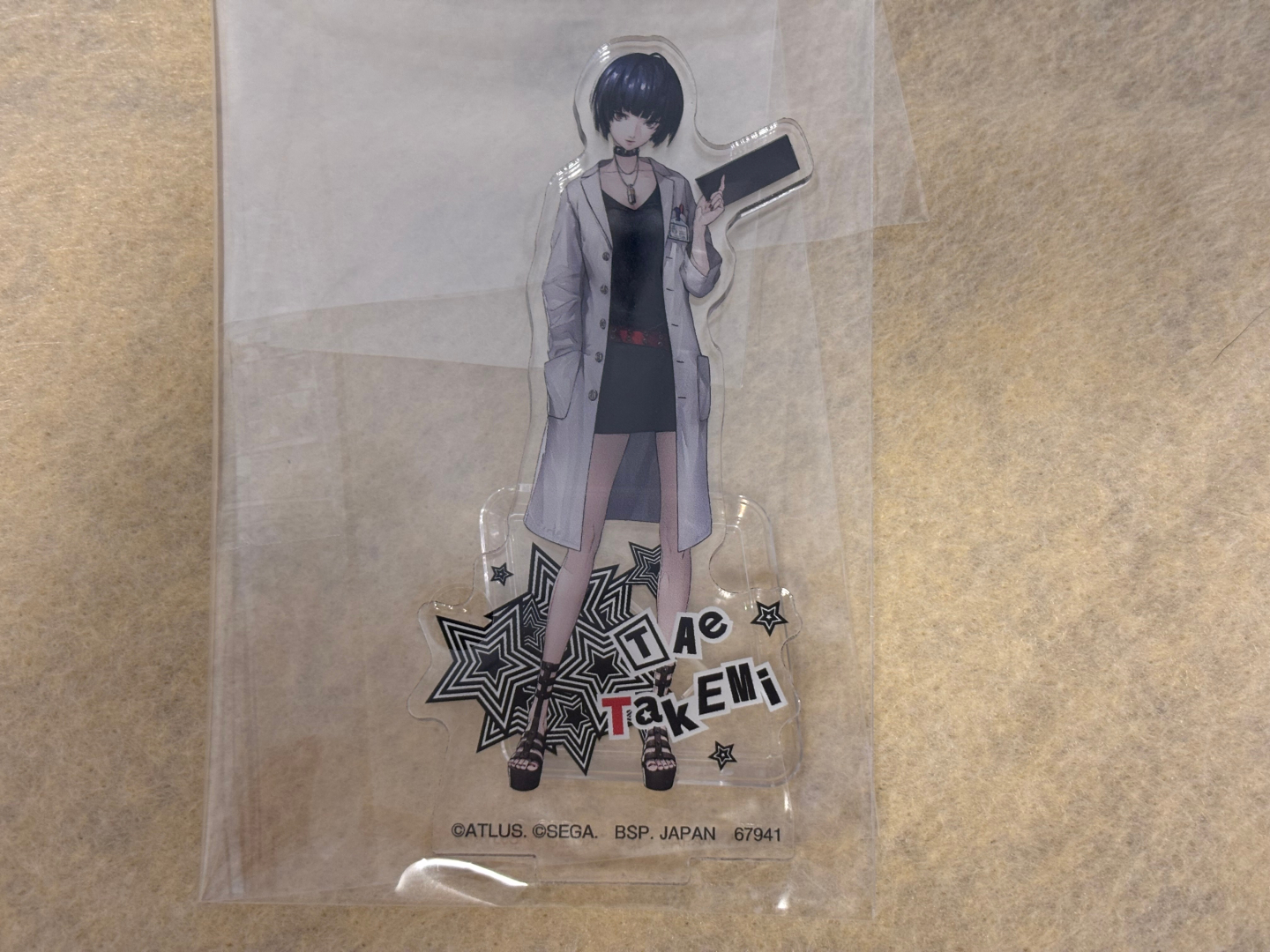 武見妙：四軒茶屋の闇医者。白衣の下にパンクな服、そして気怠げな視線。アングラな魅力が爆発している