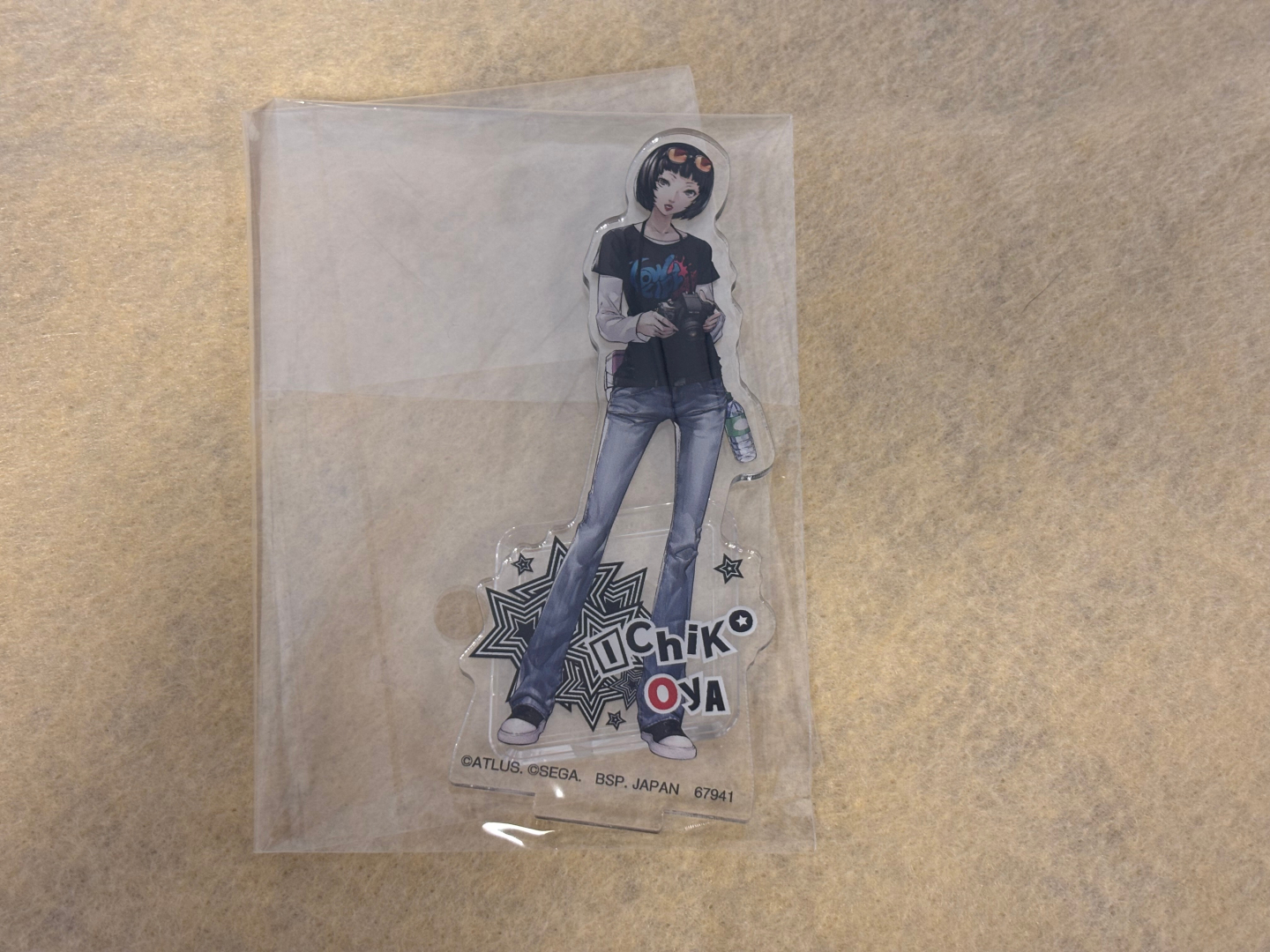 大宅一子：カメラを構えたジャーナリスト。ジーンズ姿で取材に奔走する「現場の女」感が良い