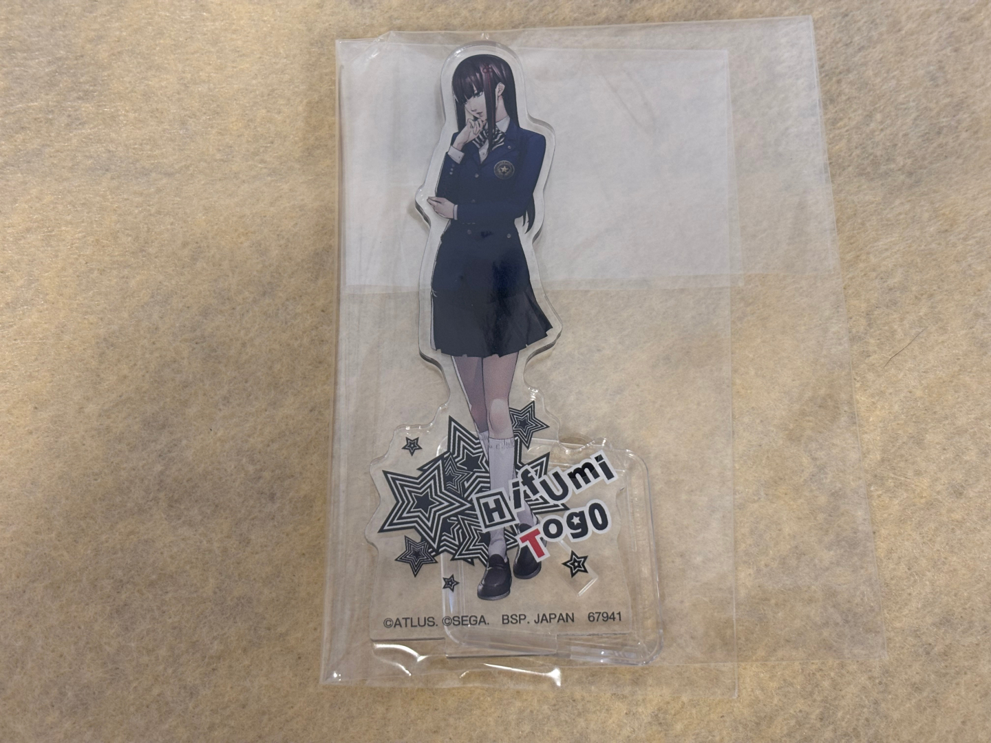 東郷一二三：将棋の駒を指すポーズが美しすぎる棋士。制服の着こなしが上品だ