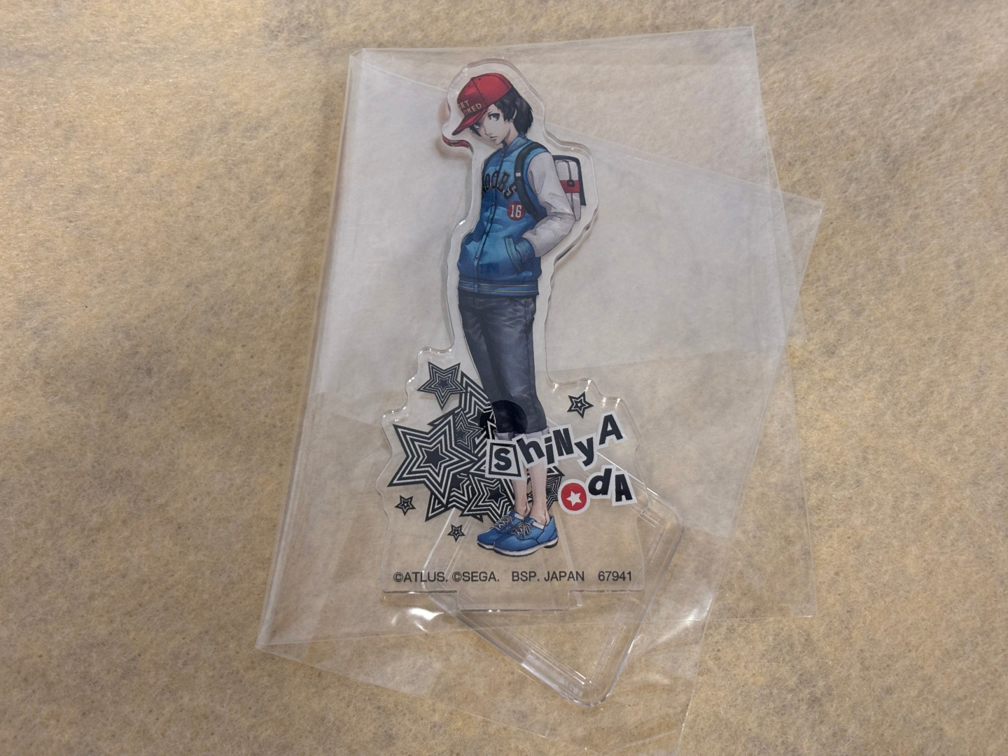 織田信也：ゲーマー小学生。小さいながらも生意気そうな背中が可愛い