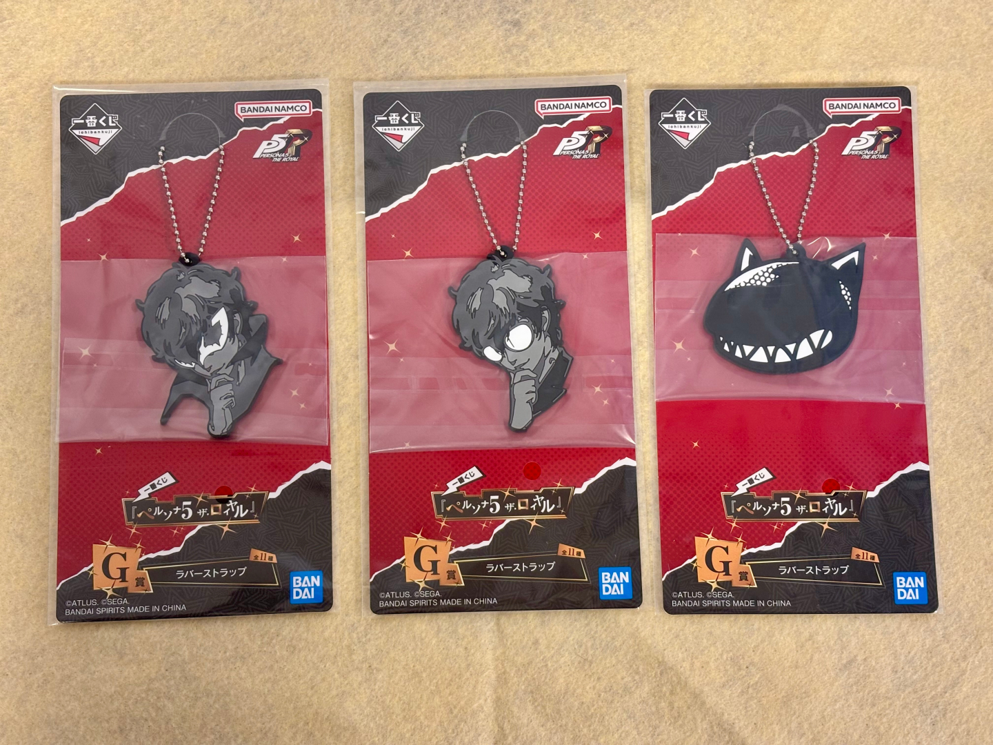 ジョーカー（2種）：不敵に笑う「怪盗Ver.」と、眼鏡をクイッと上げる「制服Ver.」