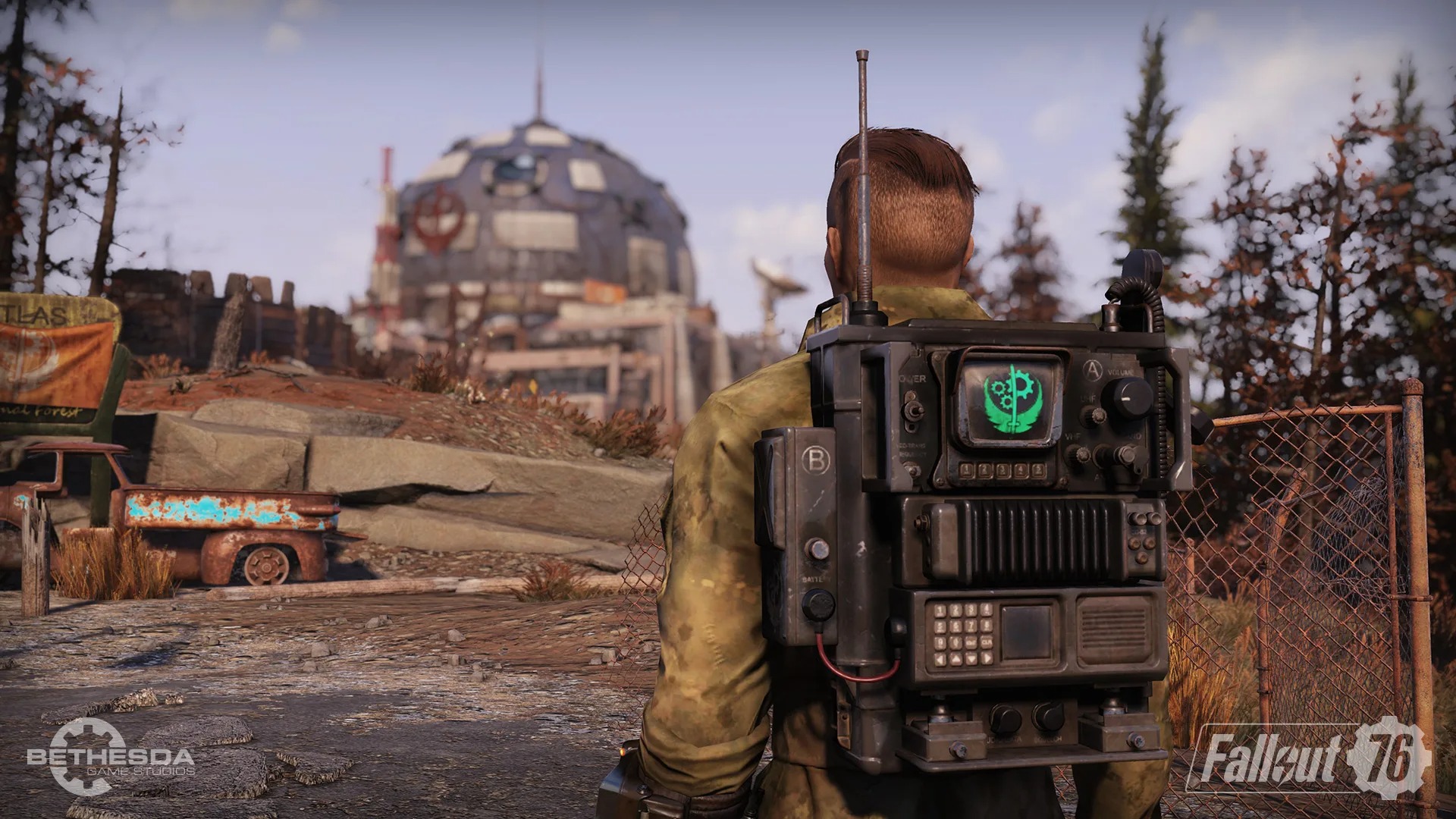 「Fallout 76」は他のシリーズ同様核戦争で現代文明が滅んだ世界が舞台となる。他のシリーズより過去の時代を舞台としている。サービス開始から7年が経過し、様々な新地域が追加、既存のフィールドも変化している