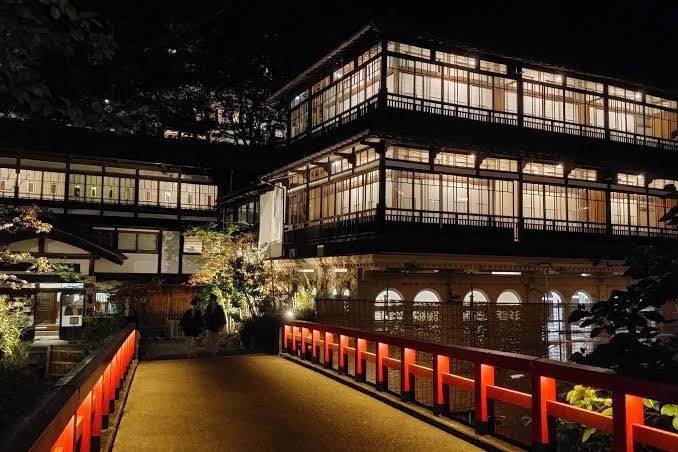 「ロケーションに因んだ構造物や乗り物などなど調べた写真を参考にしつつ、アレンジを加えて作ることが多い」という。インスピレーション源は「写真」だけでなく「構造物を見に自ら行き参考にすることもある」という