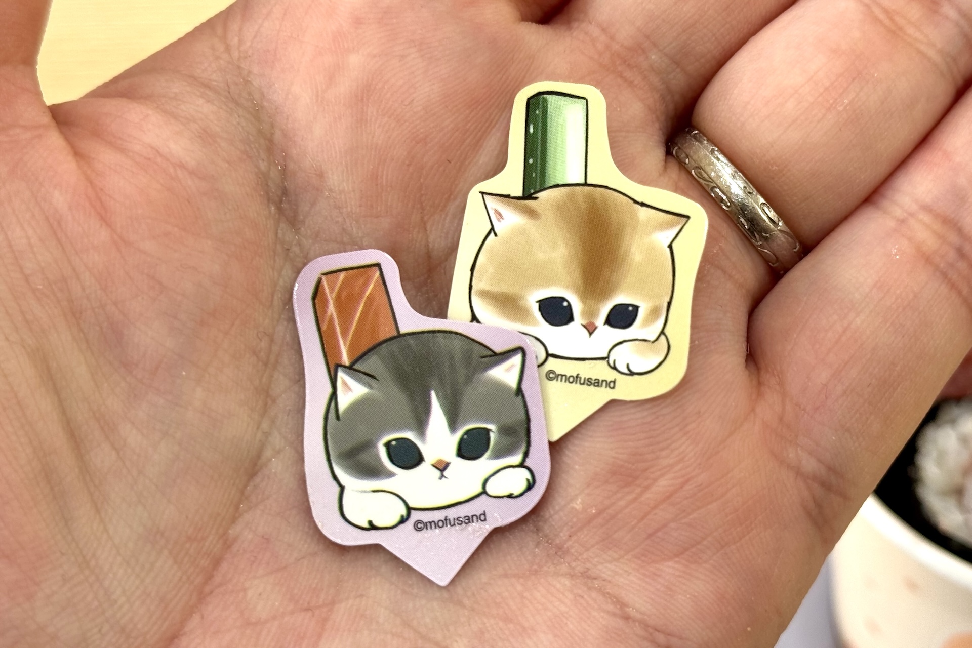 にゃんこたちのピックも付いている