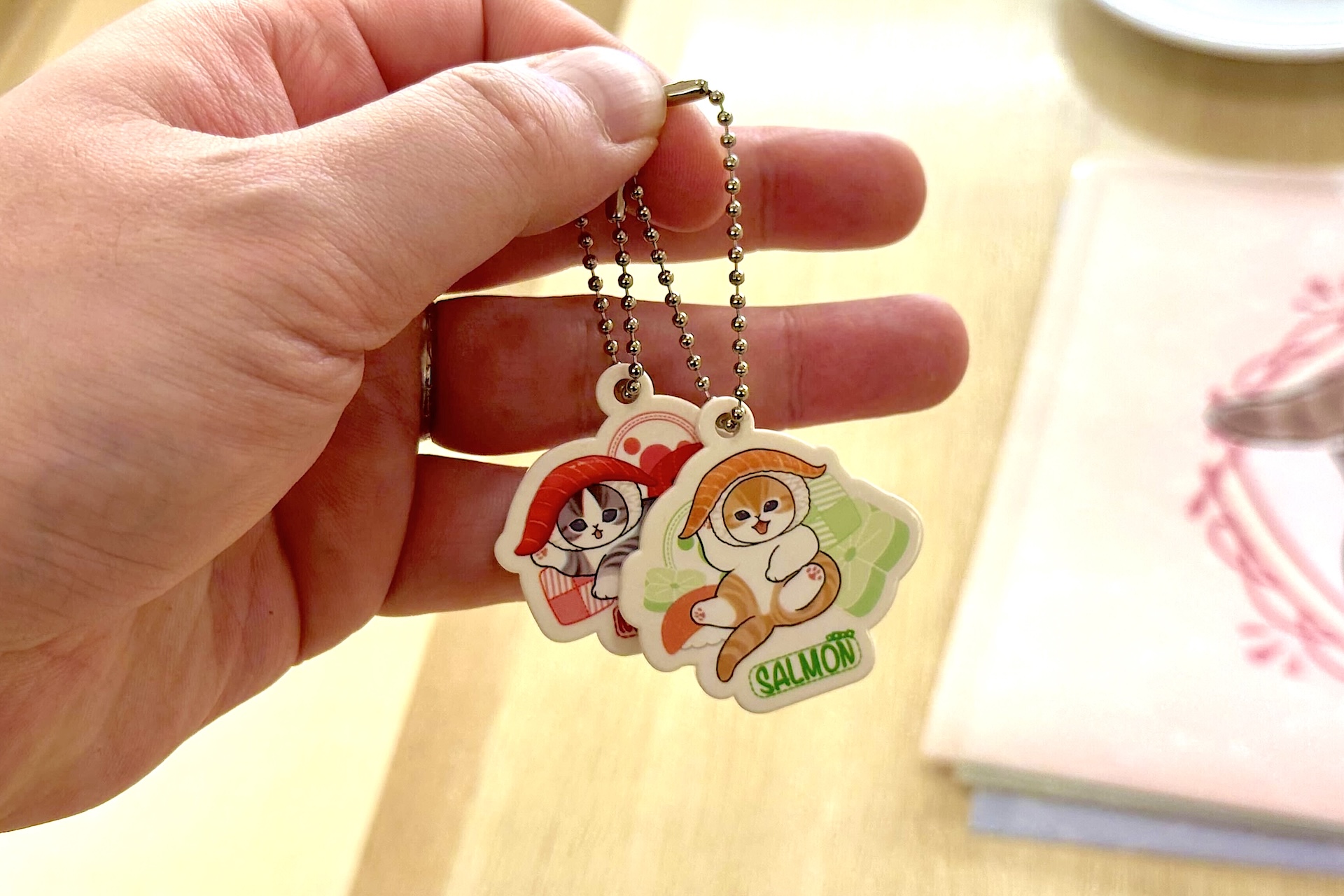 ボールチェーン付きなのでカバンなどにつけて一緒にお出かけを楽しめる