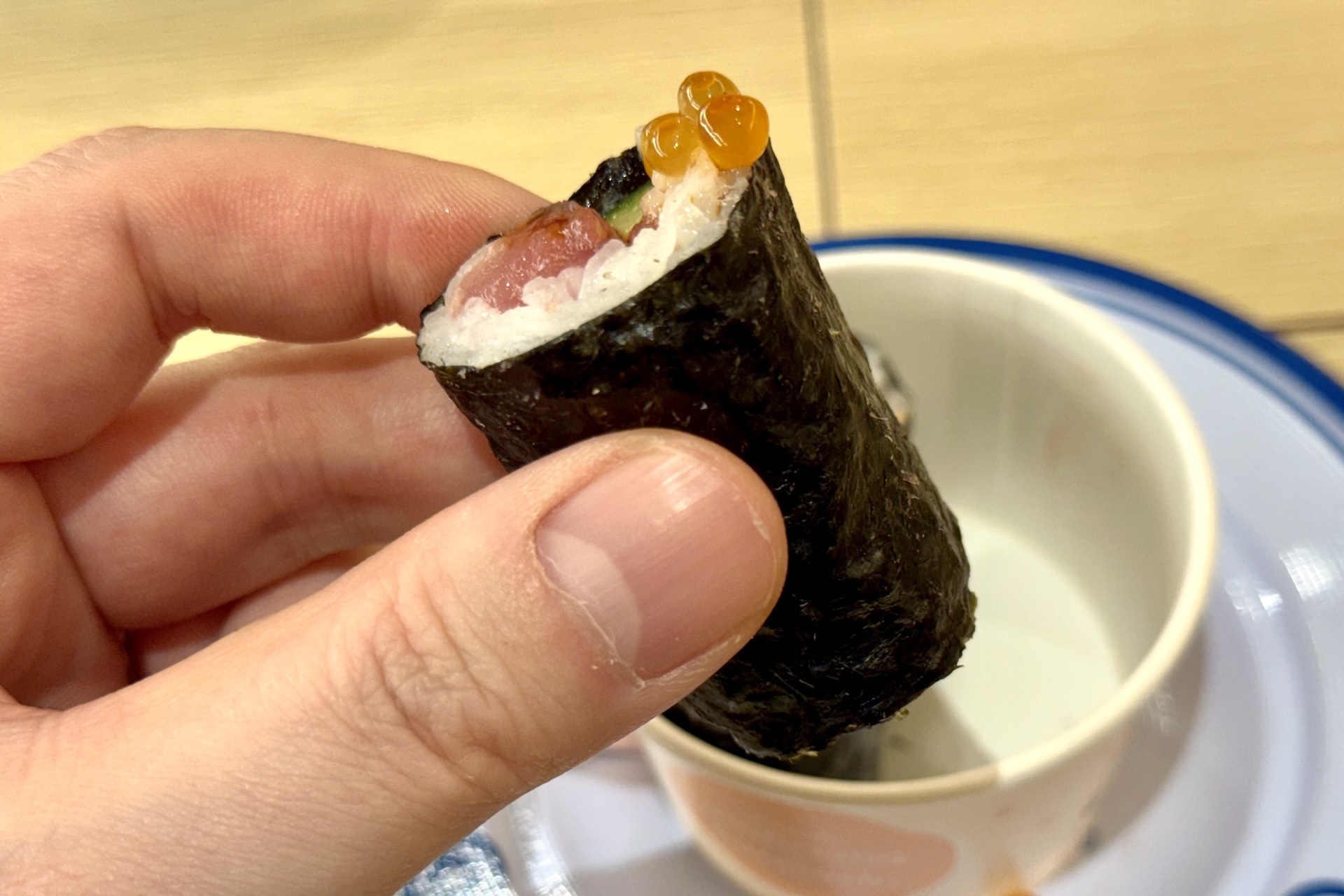 お寿司は小ぶりで小さなお子さんでも食べやすいサイズ。シェアしてワイワイ楽しむのも良さそうだ