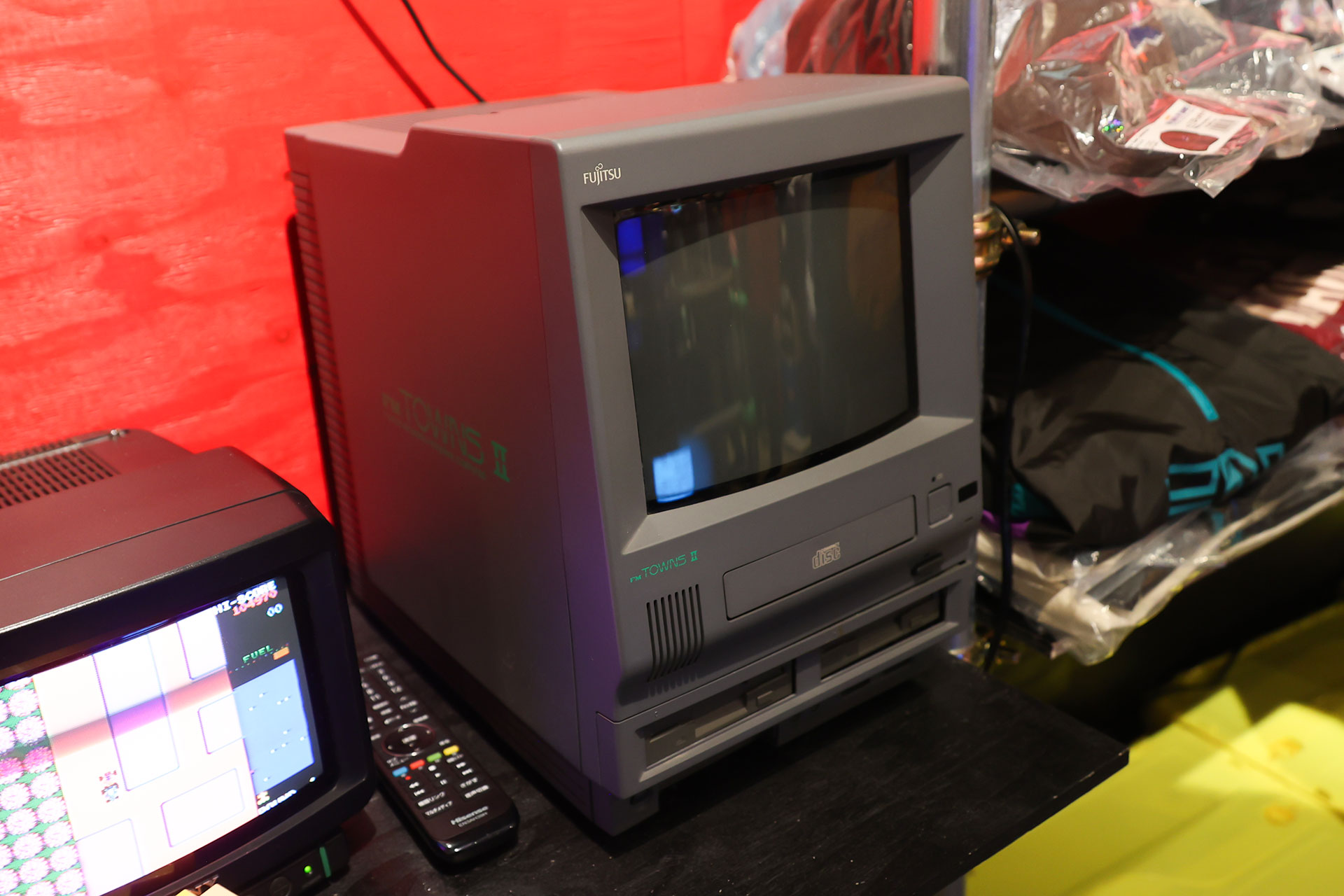 このときは起動していなかったが、「FM TOWNS II」も展示されていた