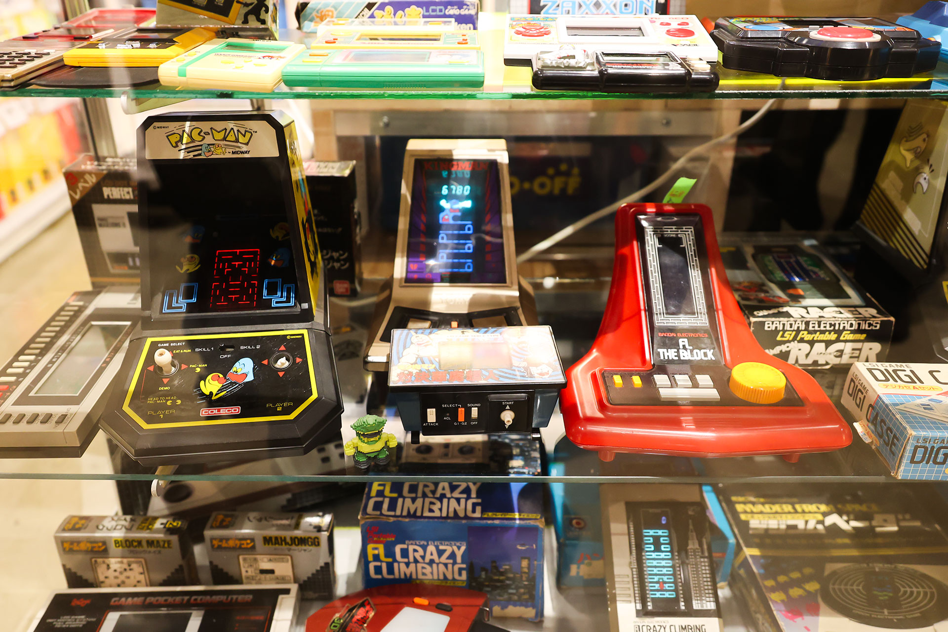 蛍光表示管を使った表示が美しい