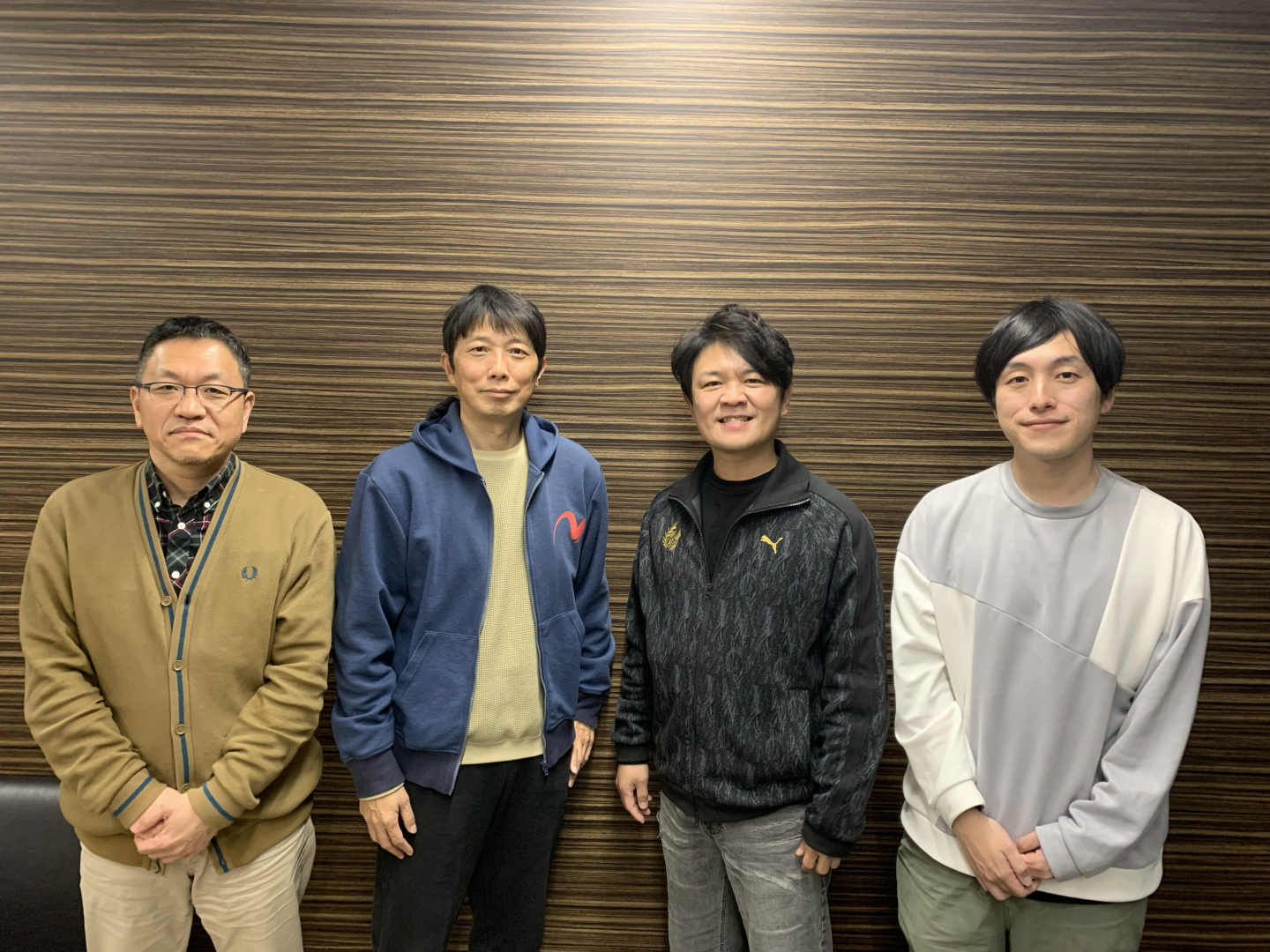 左からアートディレクター・川野隆裕氏、ディレクター・大黒健二氏、エグゼクティブプロデューサー・辻本良三氏、リードゲームデザイナー・若原大資氏