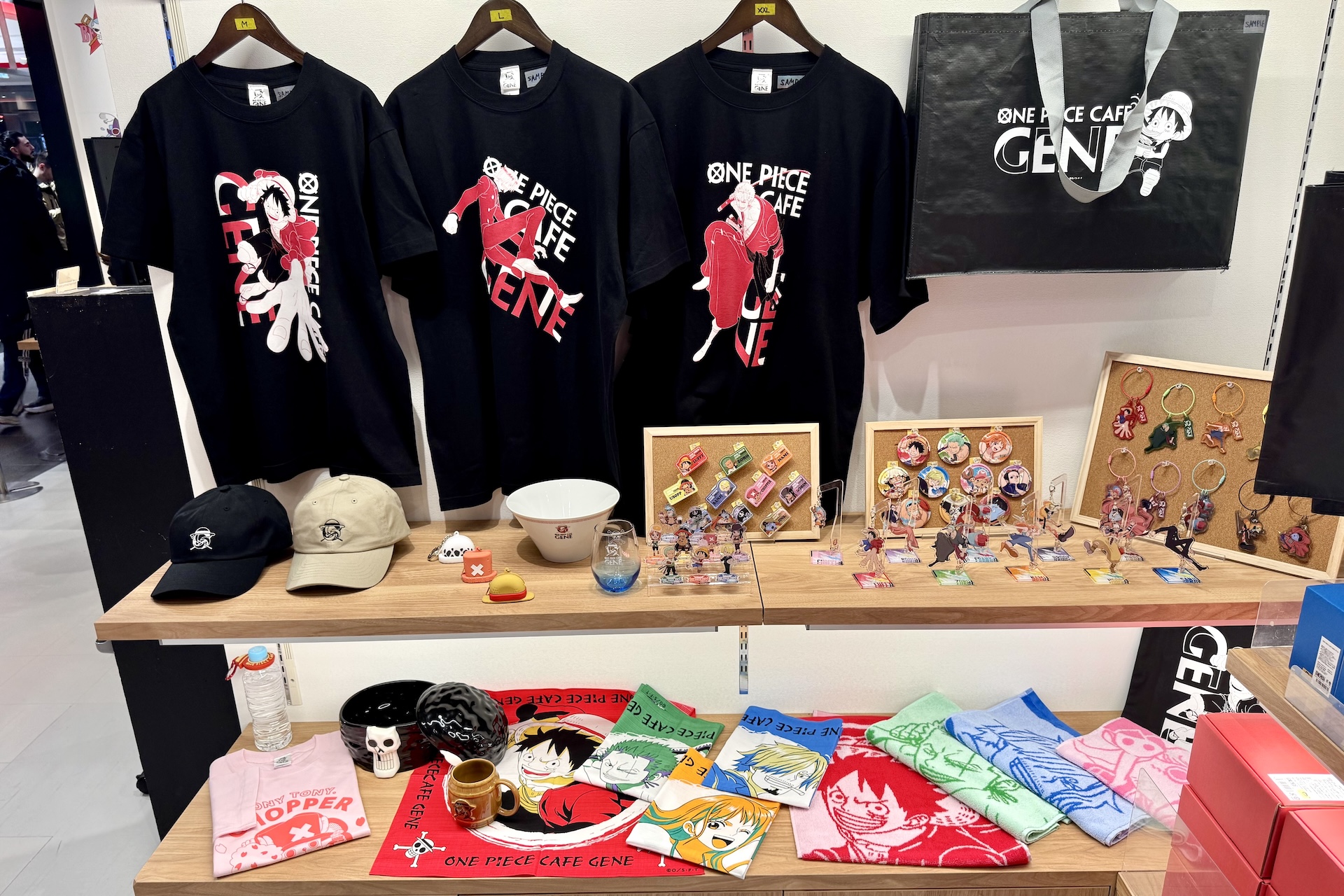 グッズショップの様子。魅力的なアイテムが揃う