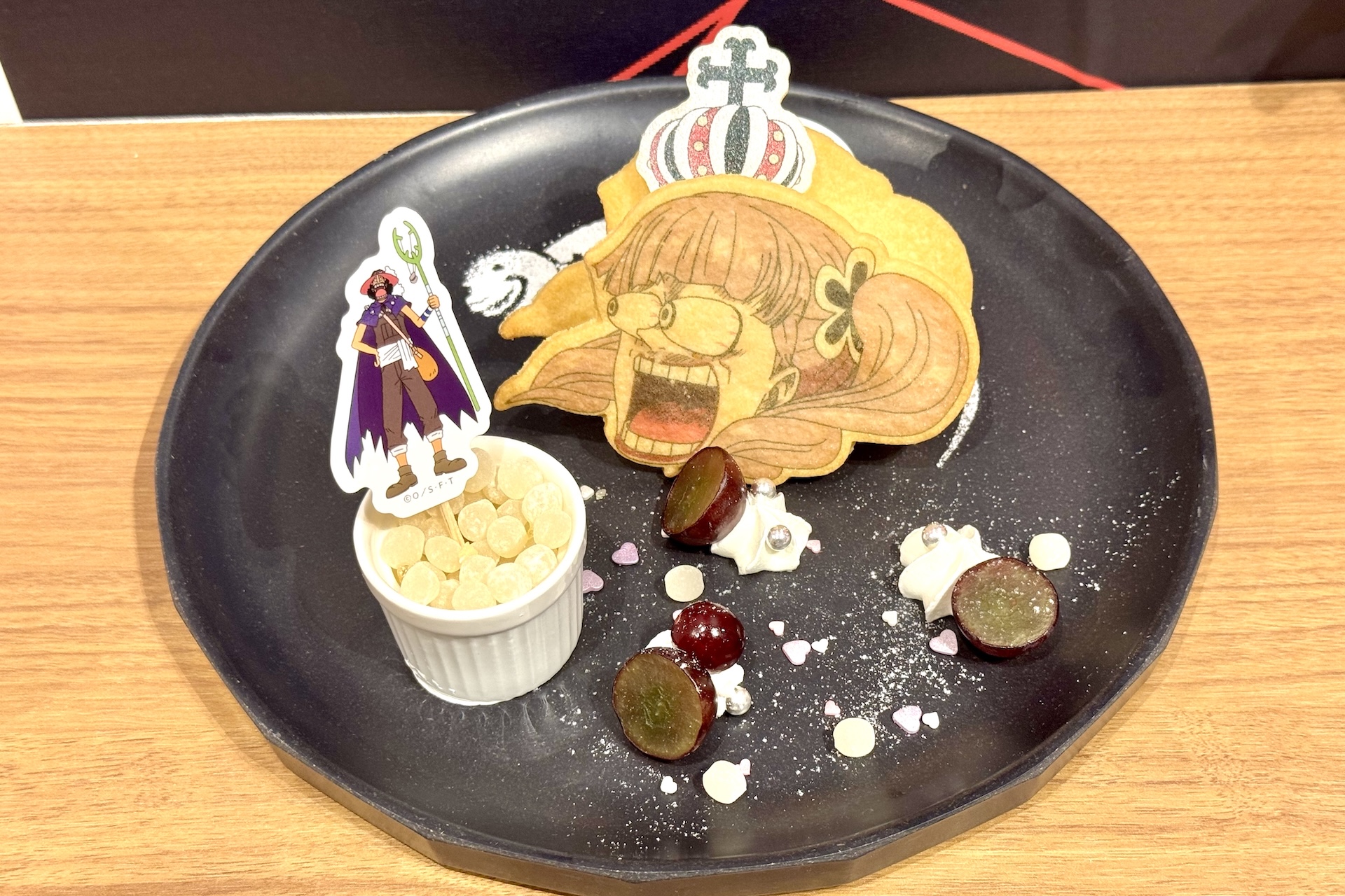 「おれは元から!!!ネガティブだァ!!!!」ペローナびっくりクッキーアイスサンド 価格：1,870円