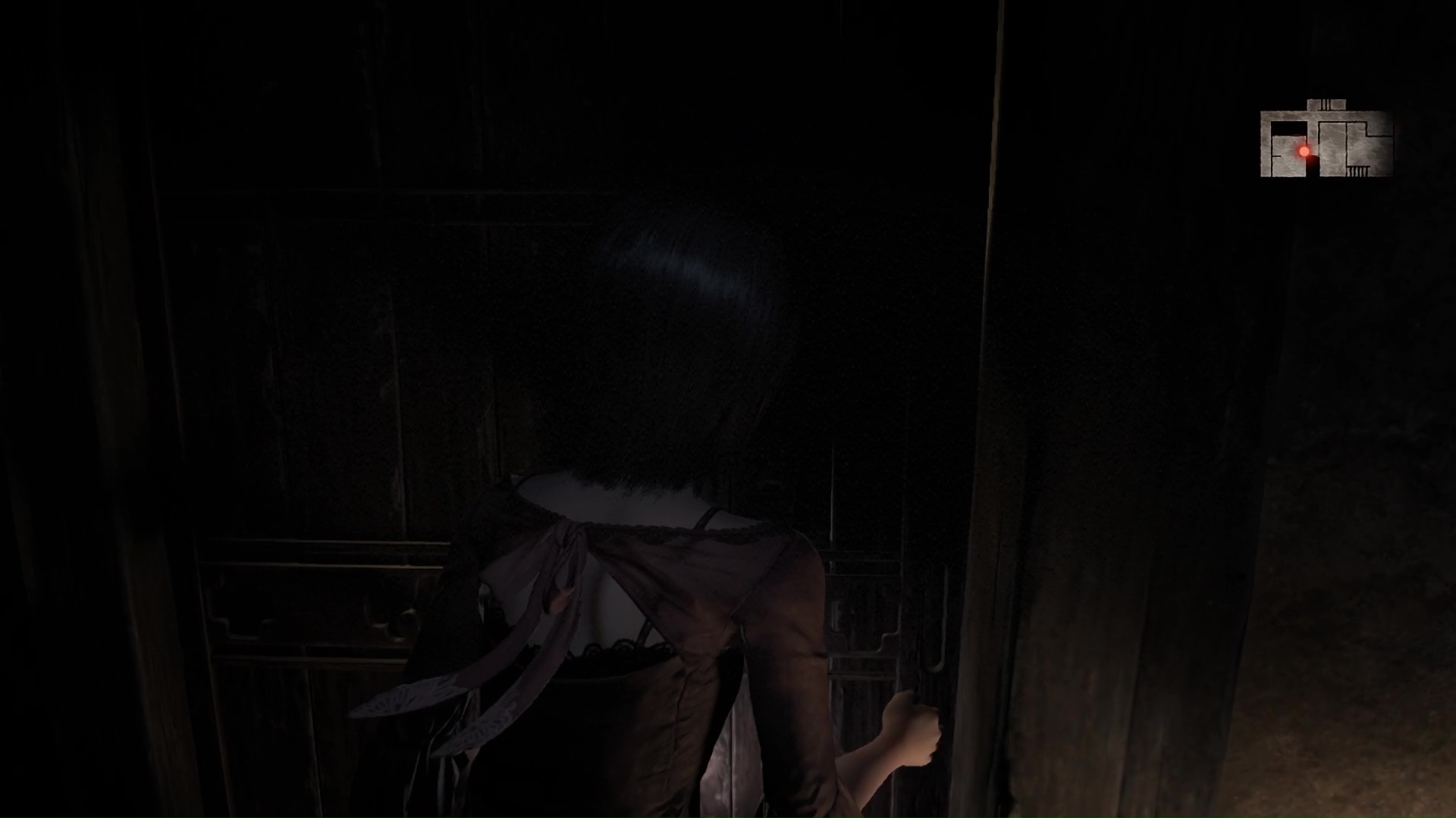 扉を開けて怨霊が待ち構えていたときの睨み演出は普通に心臓が止まる