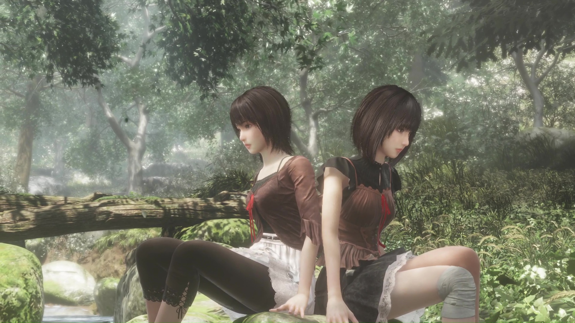 対照的な性格の澪と、姉の繭。紅い蝶に誘われて、夜が明けない皆神村に足を踏み入れてしまう