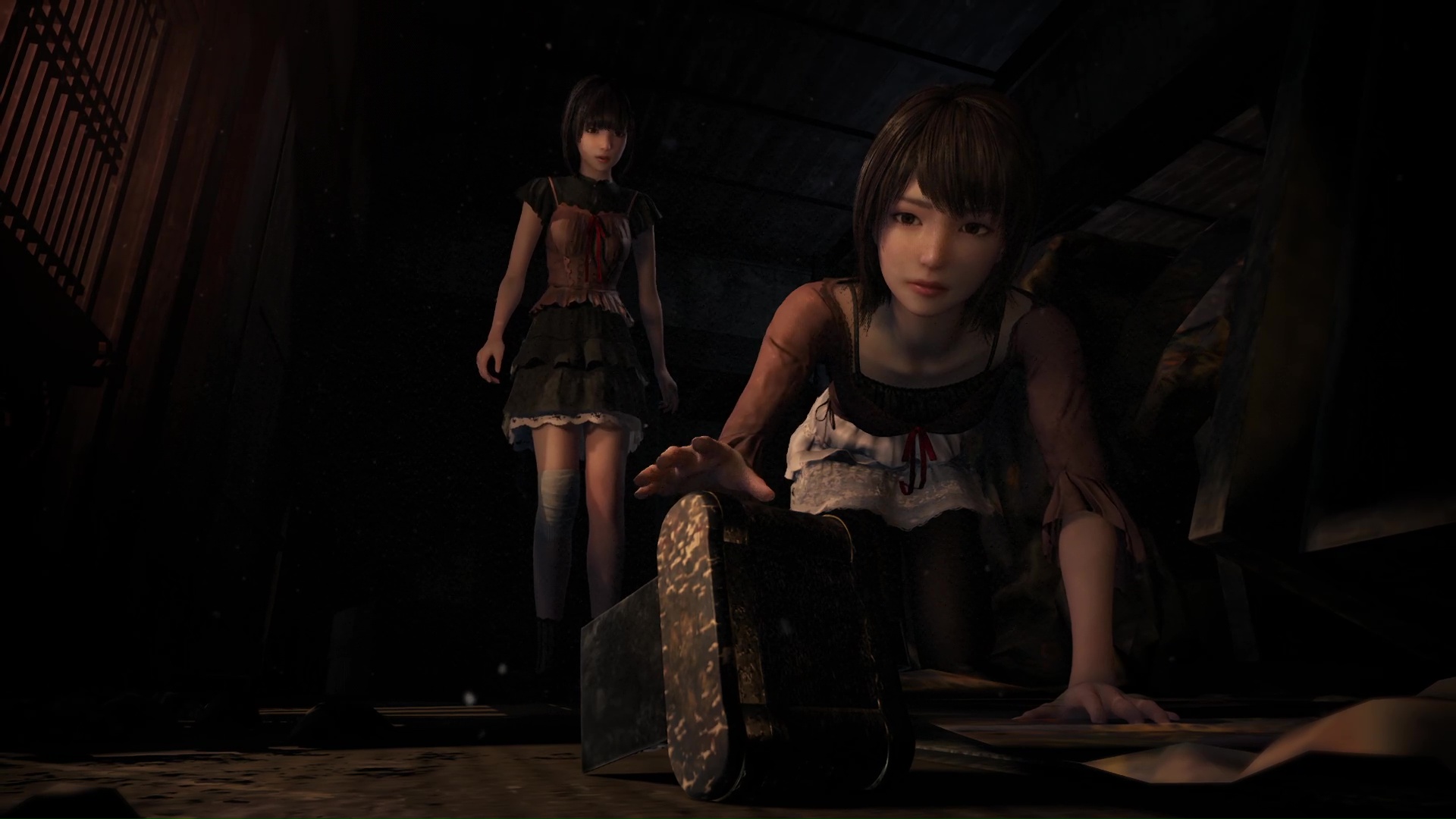 シリーズ通しての重要アイテム「射影機」。謎解きや戦闘など、あらゆる場面で活躍する