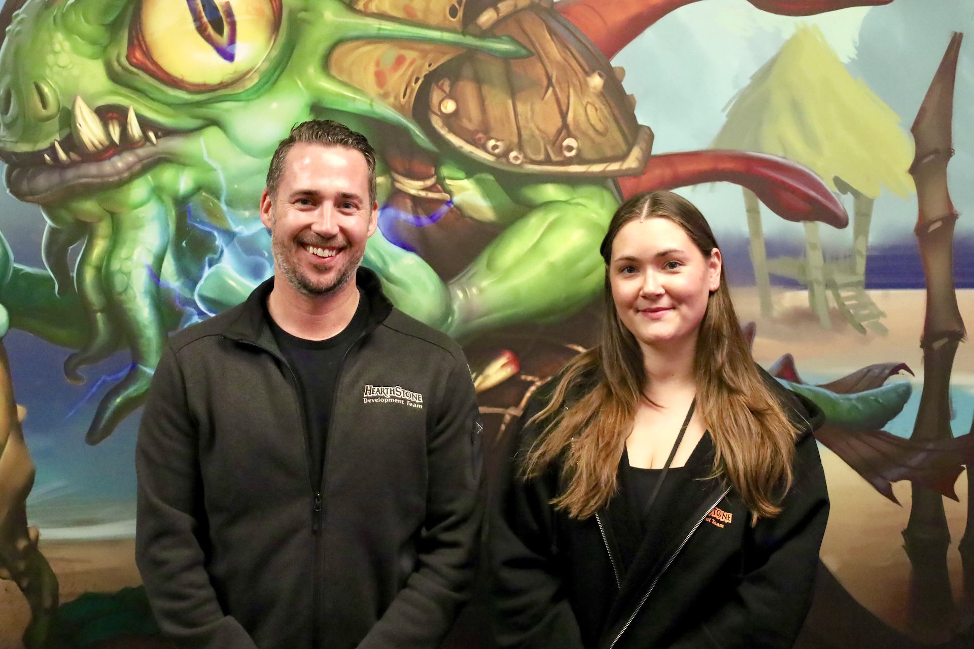 左：エリック・ラーソン氏（シニア・ゲームプロデューサー）、右：コラ・ジョルジオ氏（リード・デザイナー）