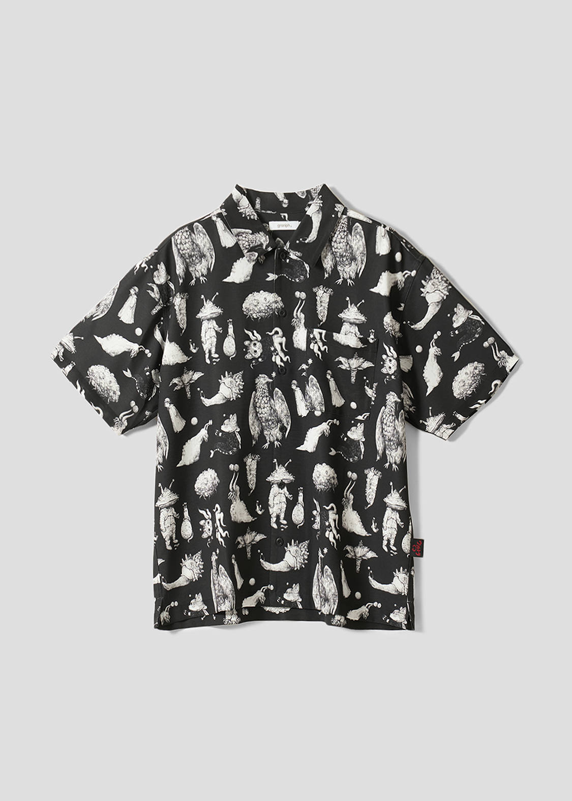 「ウルトラQ(drawn by ヒグチユウコ)｜ビッグシルエット半袖シャツ」価格：6,900円（追加予約：4月28日以降順次発送）