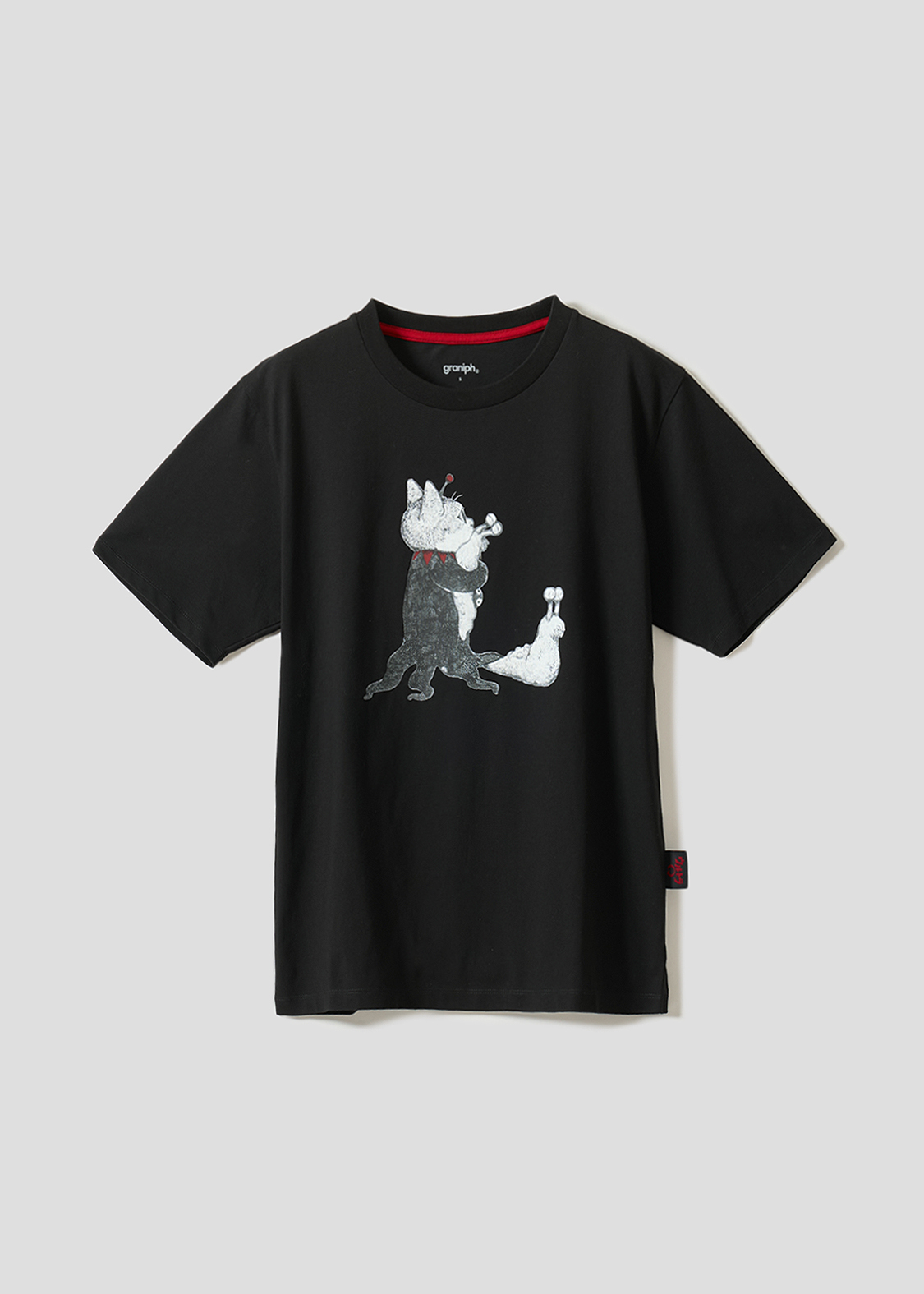 「ナメゴン＆ギュスターヴくん(drawn by ヒグチユウコ)｜Tシャツ」価格：4,500円（追加予約：4月28日以降順次発送）