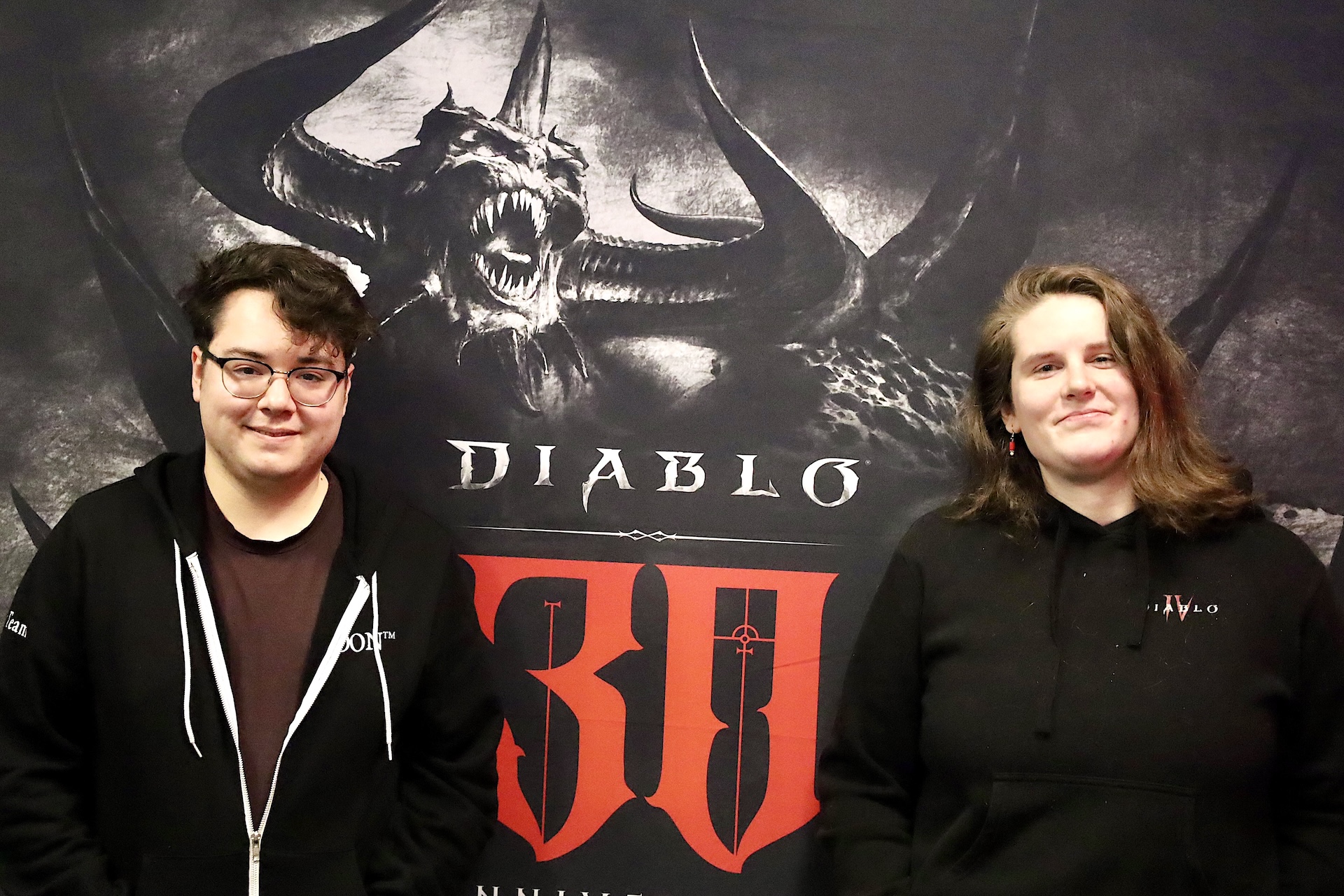 左：Colin Finer氏（アソシエイトディレクター）、右：Aislyn Hall（ゲームデザイナー）