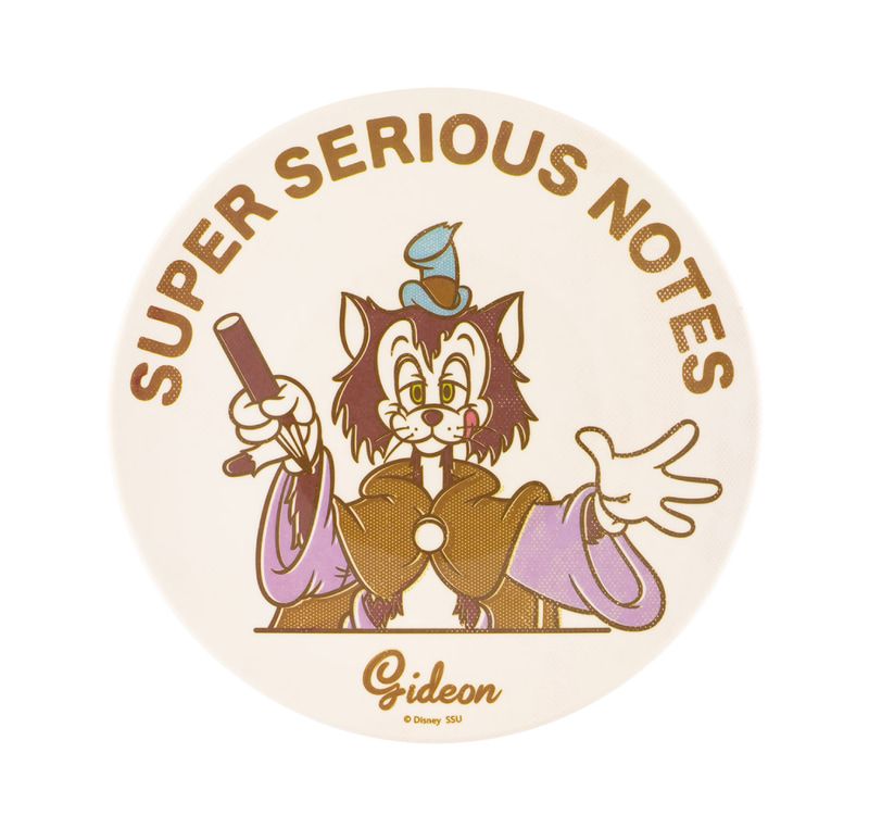 スイーツを盛り付けたり、アクセサリートレーとしても使える実用的なアイテム。サイズ：約15×15cm（幅×高さ）、ハート型 約17×16cm（幅×高さ）