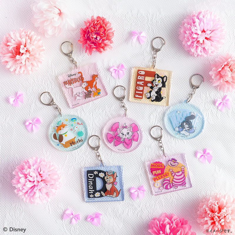 ぷっくり膨らんだ立体感のあるアクリルキーホルダー。サイズ：約6.5×6.5cm（幅×高さ）