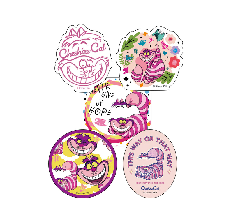 描き起こしデザインや作中モチーフが詰まった、贅沢なスマホサイズのステッカーセット。サイズ：約7×7cm（幅×高さ）