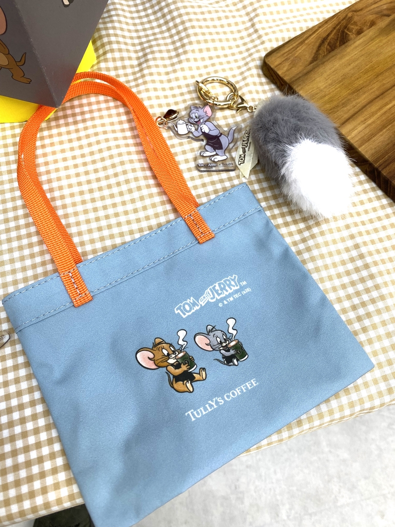 「トムとジェリー ミニトート」（＋880円、2月18日～）、「トムとジェリー アクリルチャーム（コーヒーサーブ）」（＋990円、2月25日～）