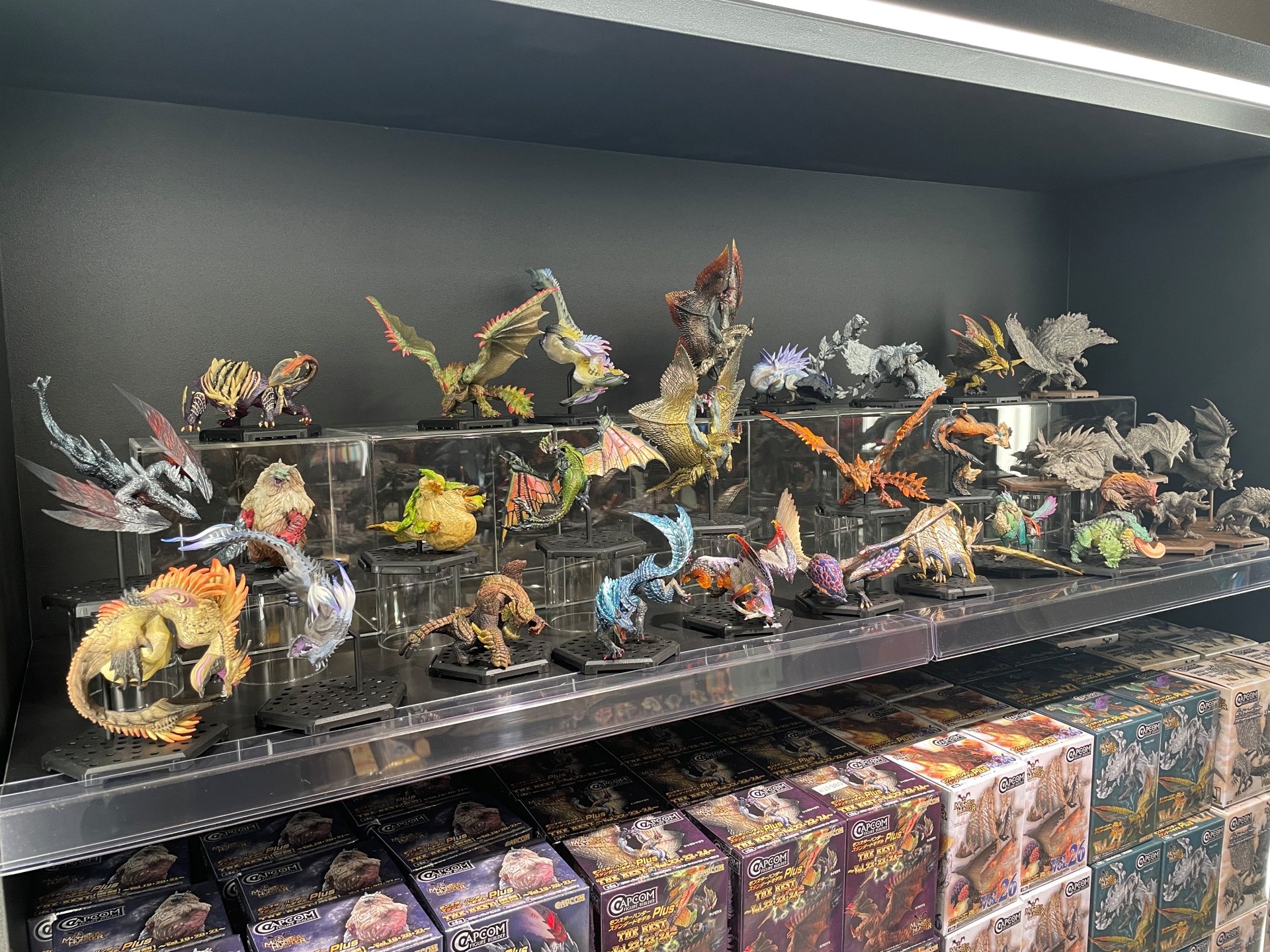 定番商品や人気商品も購入可能だ