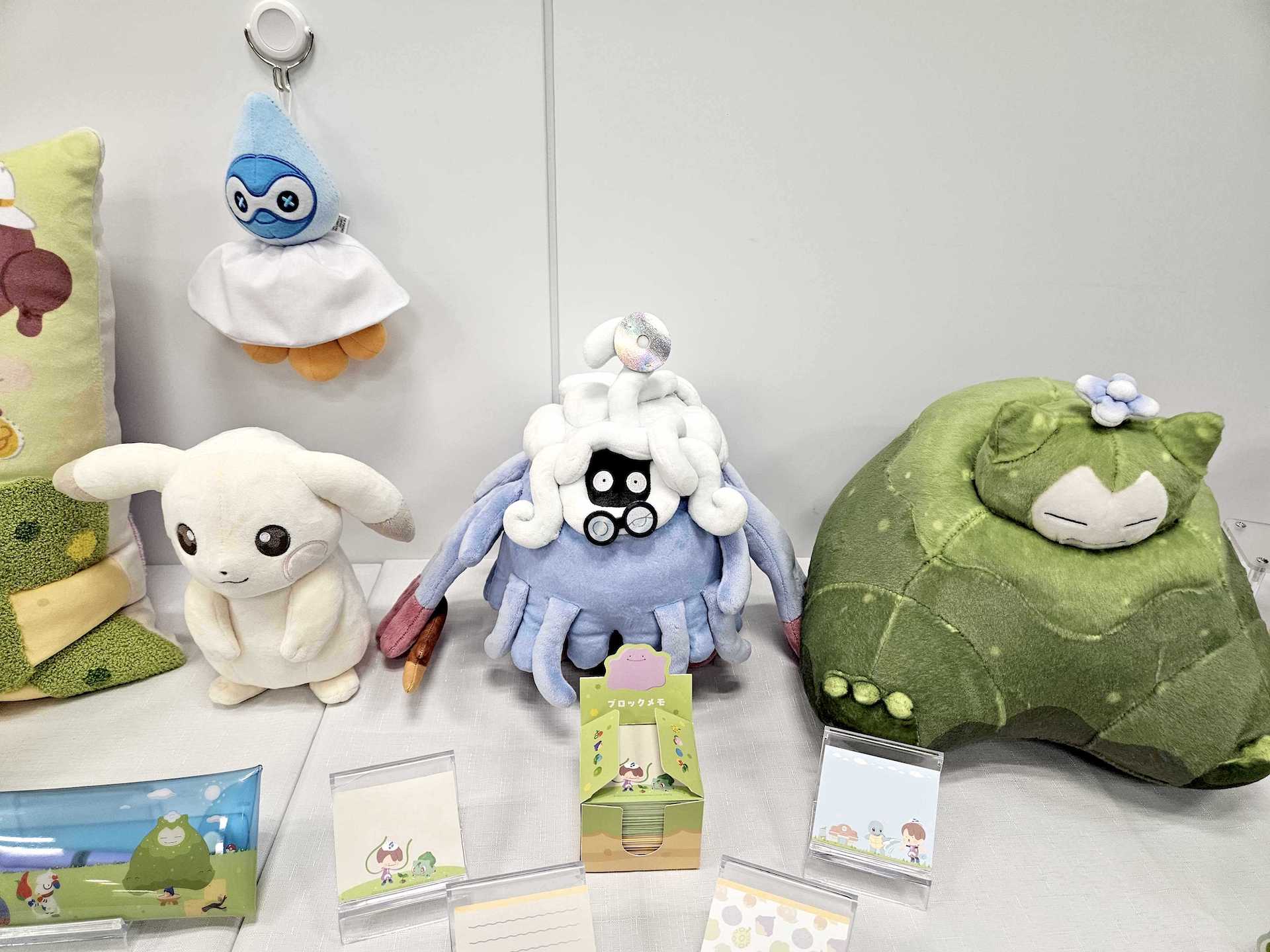 「ぬいぐるみ ぽこ あ ポケモン ピカチュウ（うすいろ）」2,750円