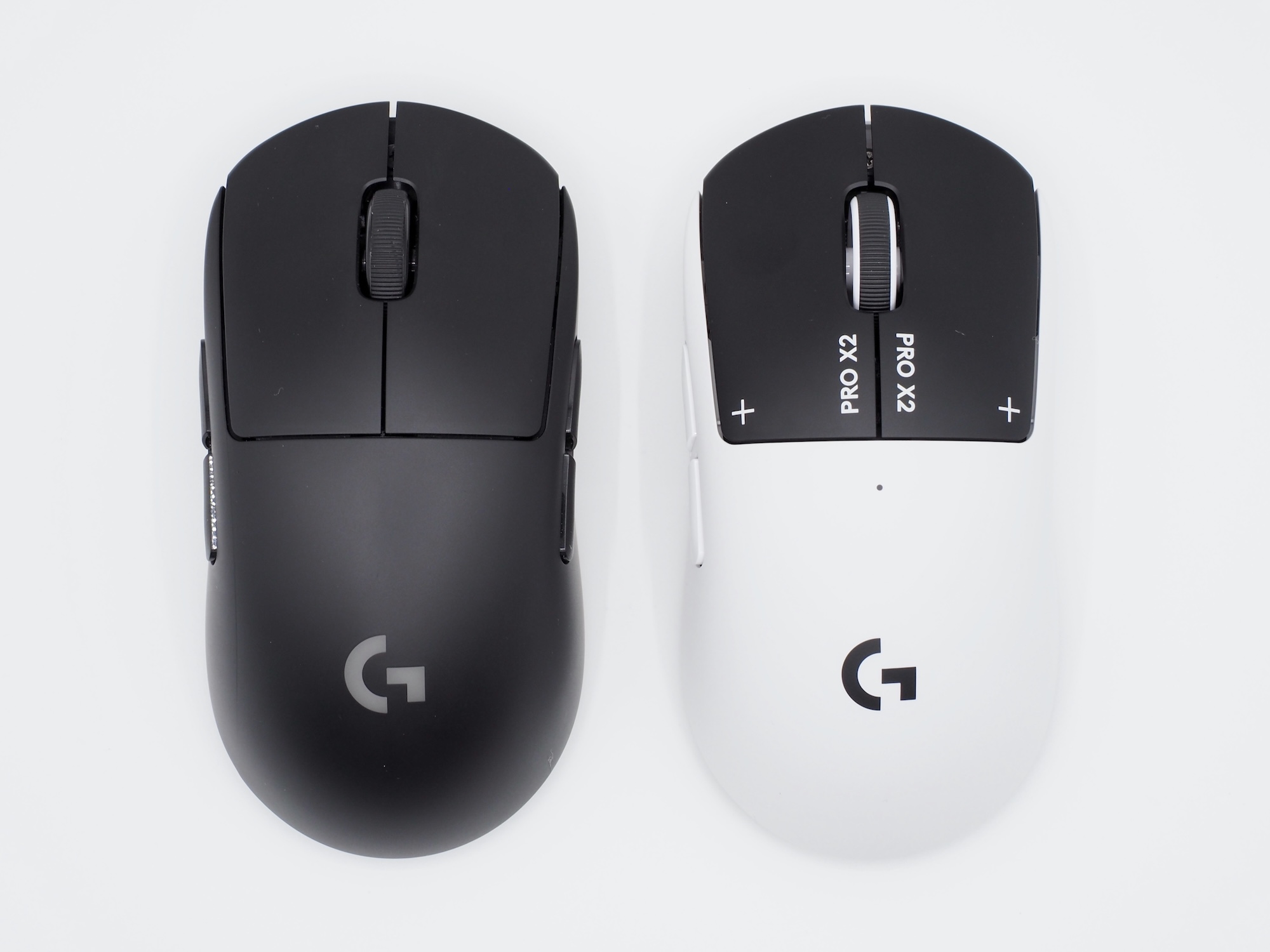 筆者が普段ゲームで使用している初代「PRO LIGHTSPEED」と比較