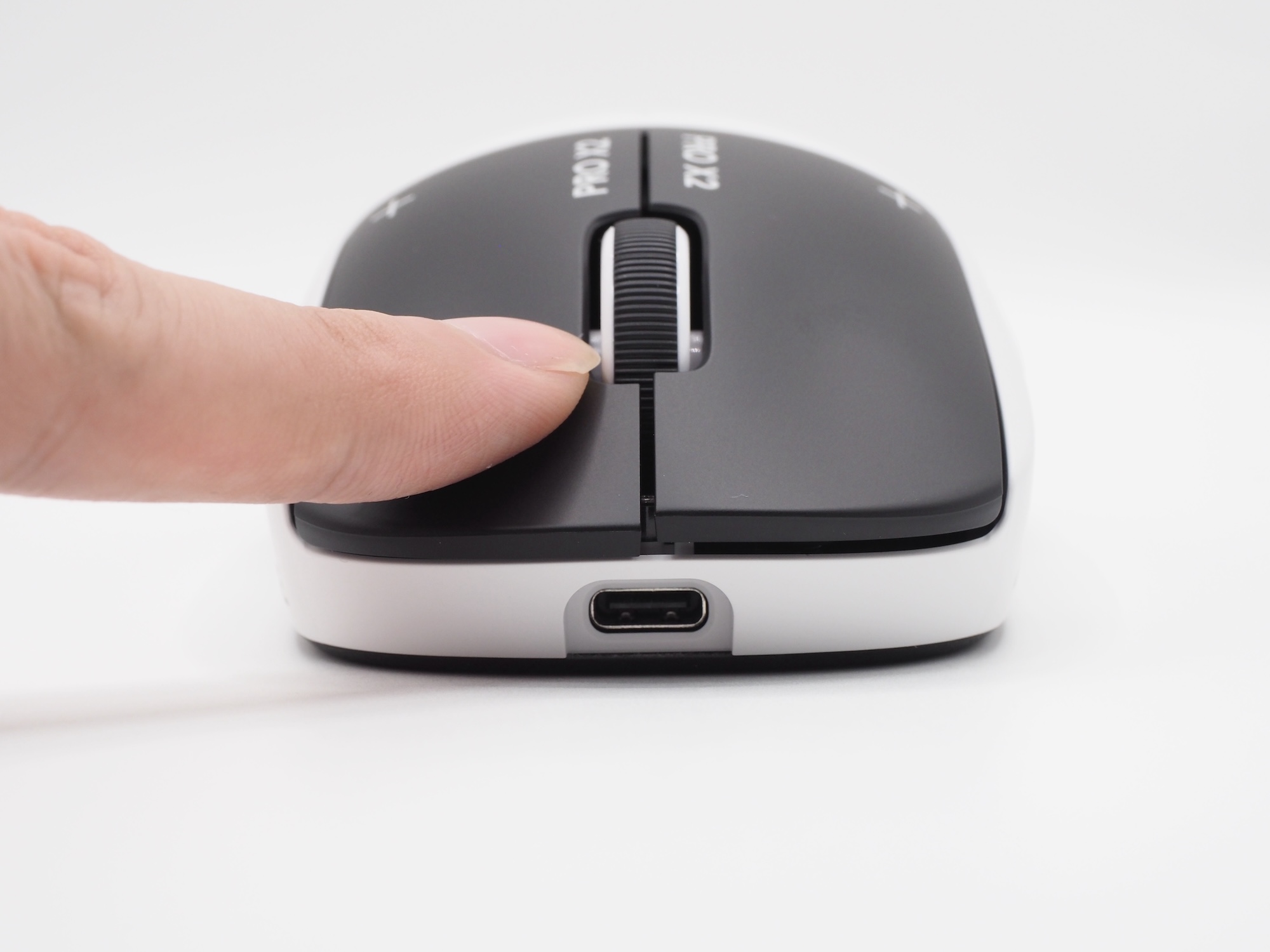 詳細な数値は発表されていないが、スイッチの押下距離は1mmほど。AP調整機能は10段階なので、0.1mmが1段階だと思われる