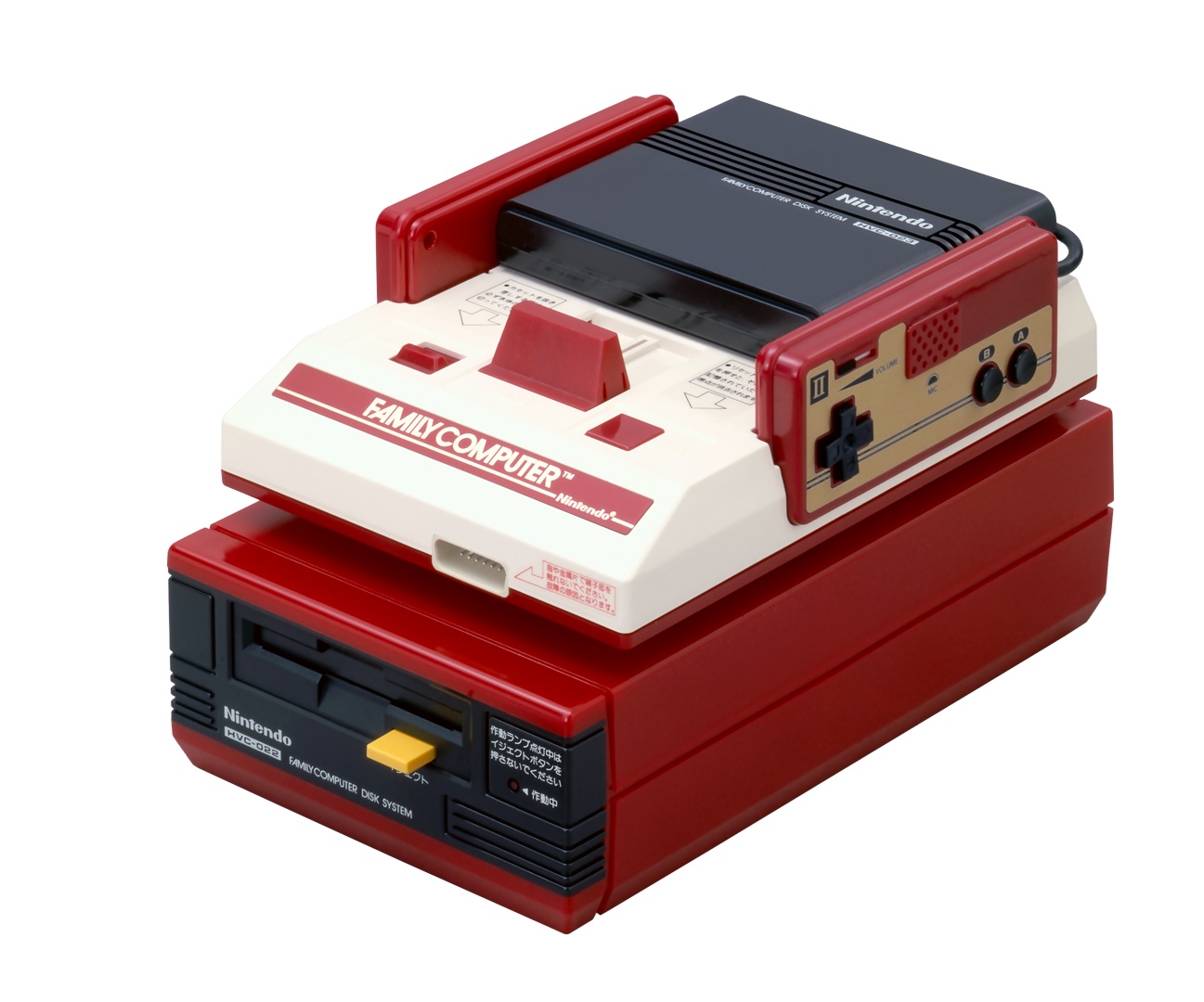 ファミコン本体にRAMアダプタを装着し、ケーブルをドライブに繋げば準備完了。ドライブの駆動には単二電池6本か専用のACアダプタが必要だ　※画像提供：任天堂