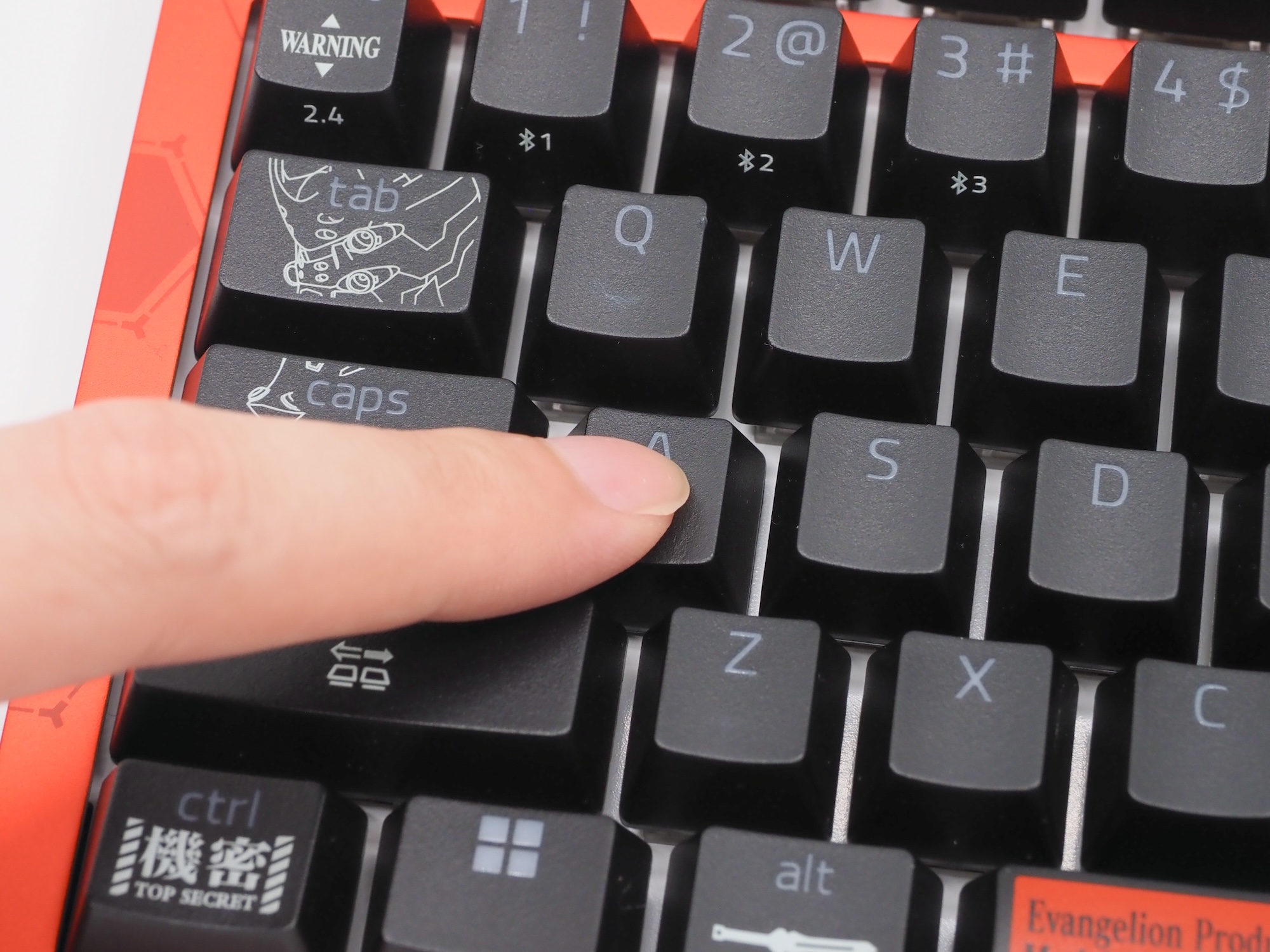 タクタイルスイッチと内部のフォームによって「カチカチ」とした安定感のあるタイピングを楽しめる