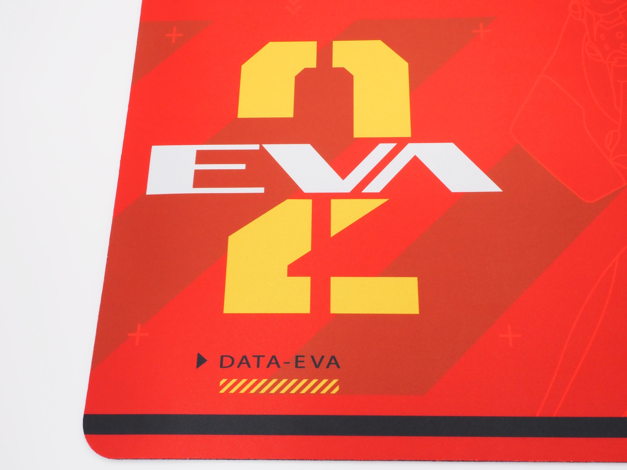 左下には大きな2号機ロゴが配置されている