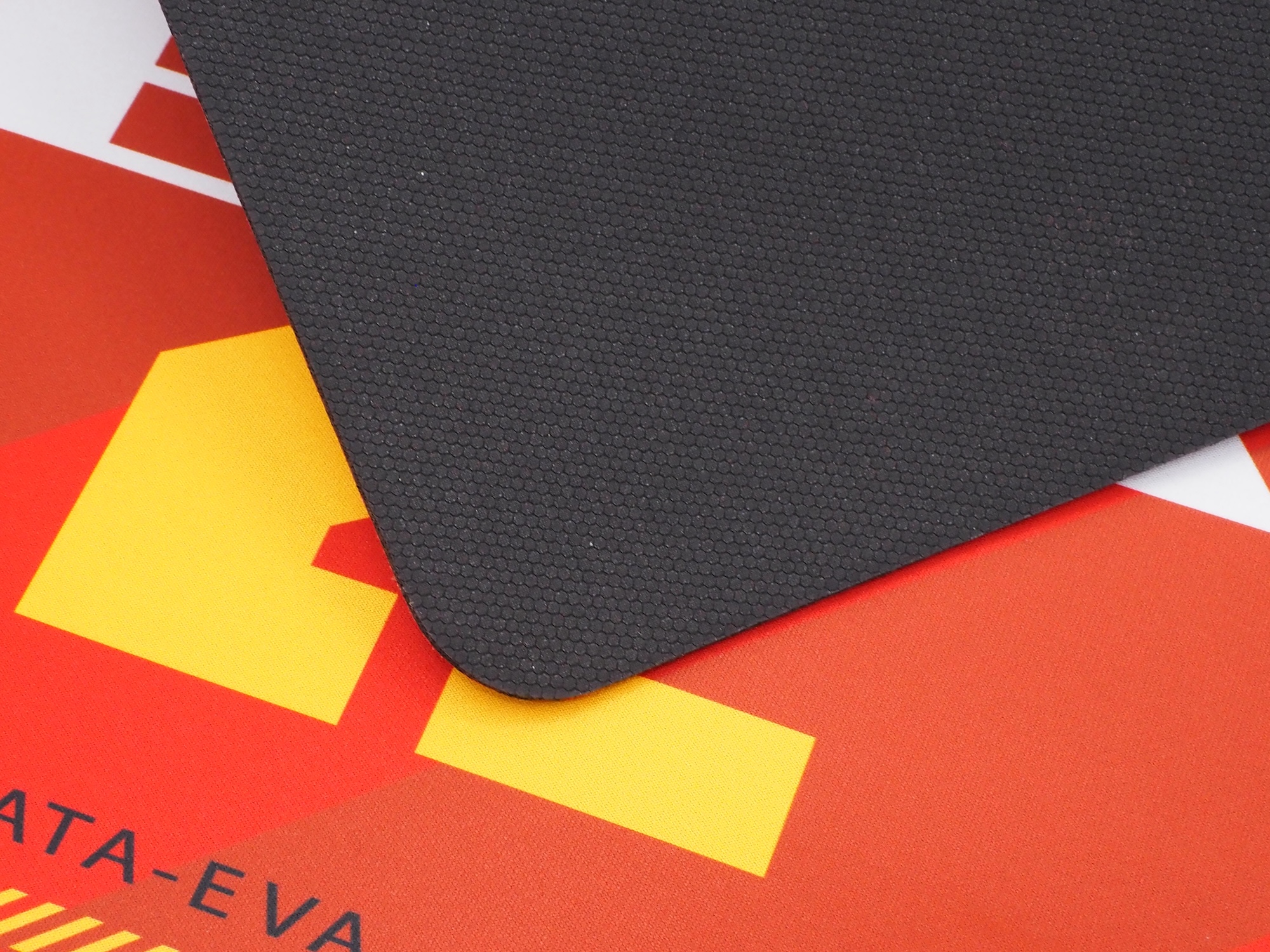 底面はラバーベースで滑りにくい