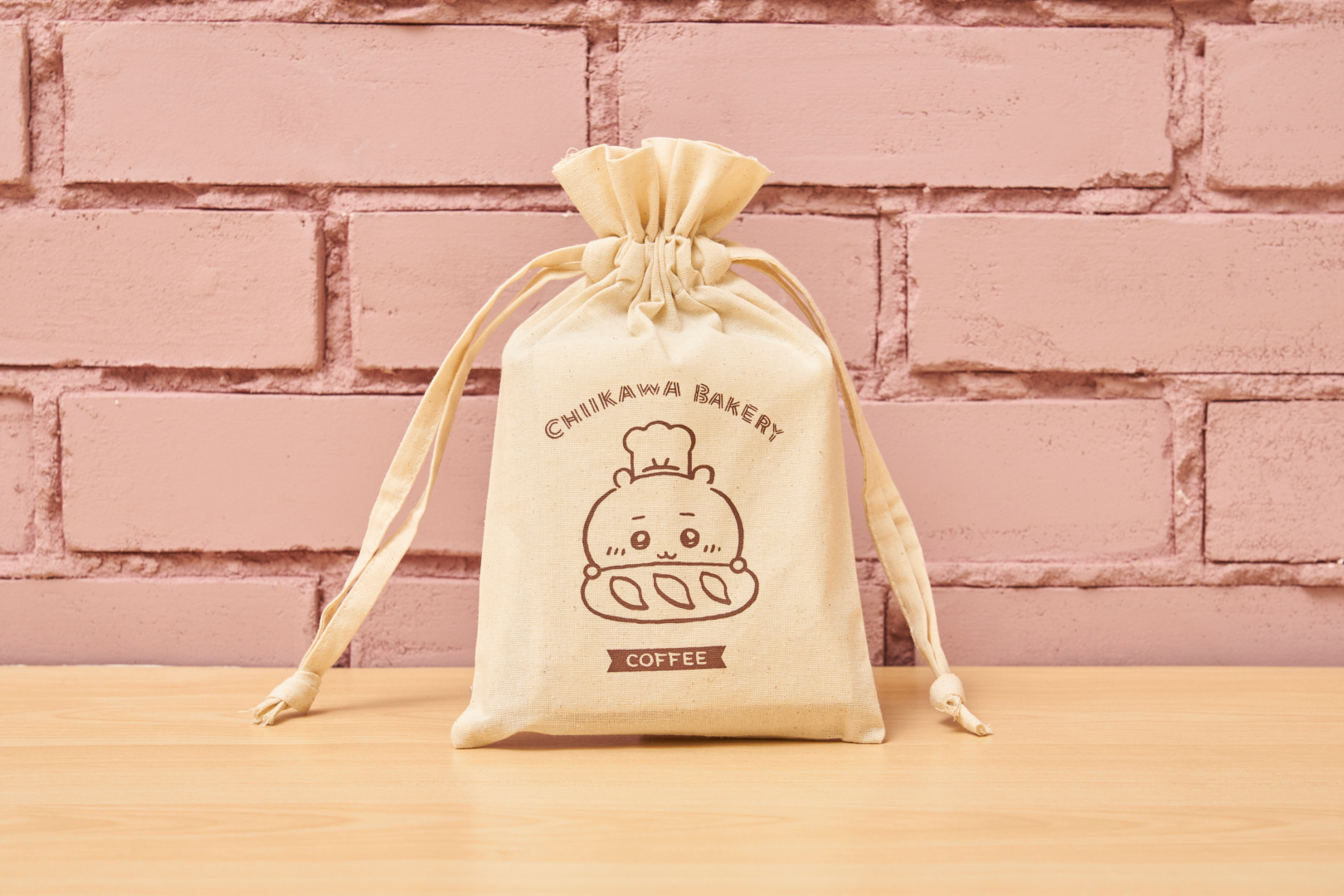 コーヒー入り巾着（キリマンジャロ） 価格：1,800円 4月上旬販売予定