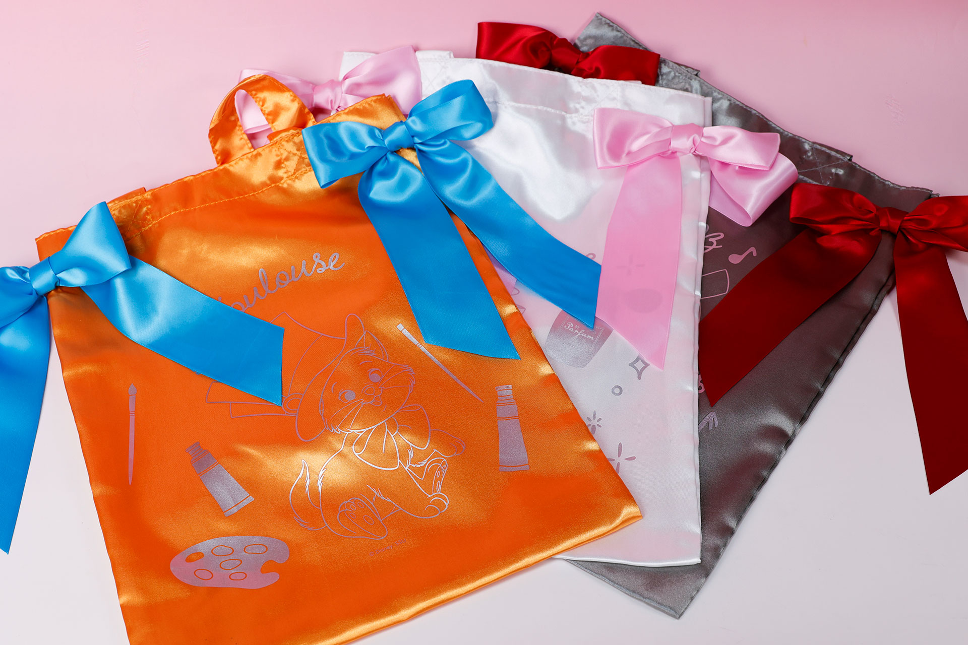 C賞 トートバッグは3種類用意されている