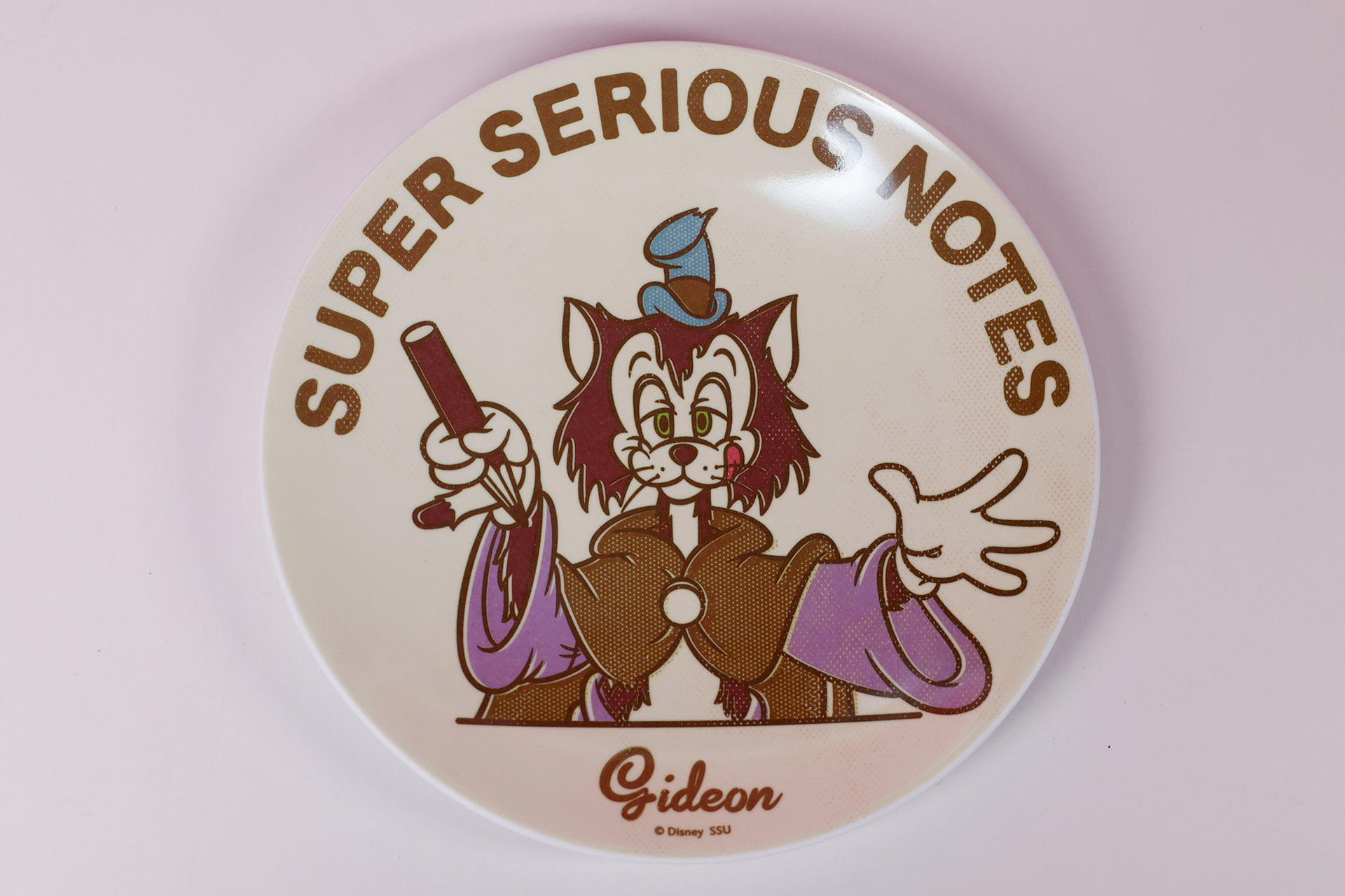 ギデオンが描かれたメラミントレーだ