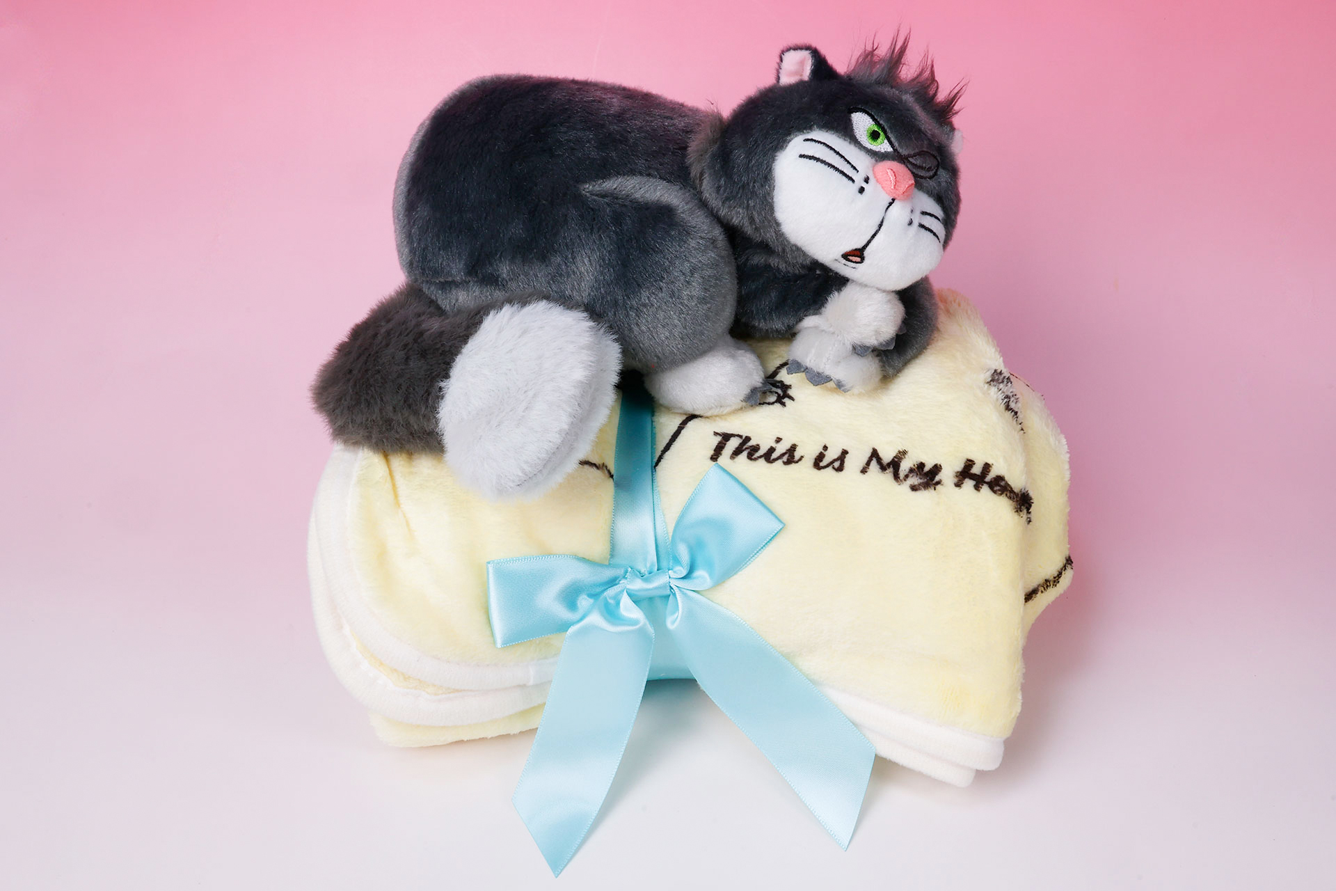 こちらがLAST賞のぬいぐるみ付きブランケットだ