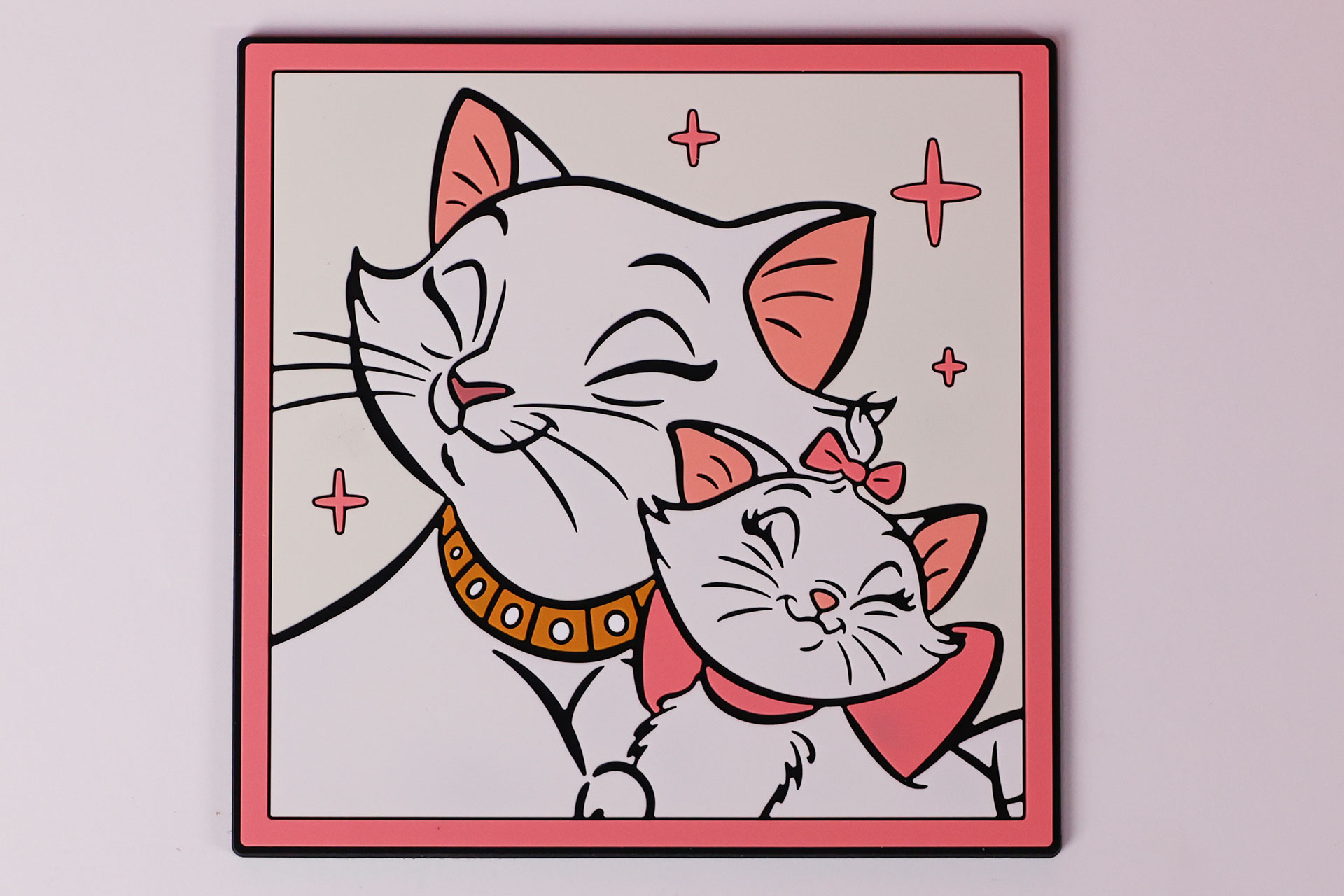 ダッチェス&マリーが描かれたラバーコースター