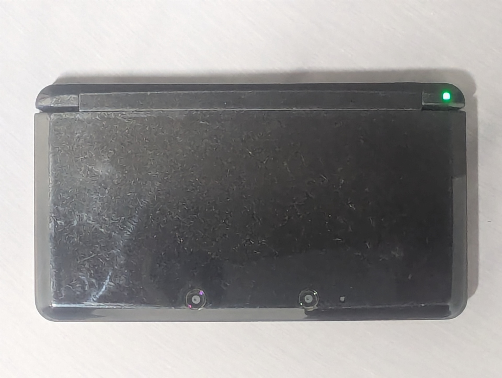 筆者が現在も携帯している愛機。今でもたまに緑色のランプが点灯するとテンションが上がる