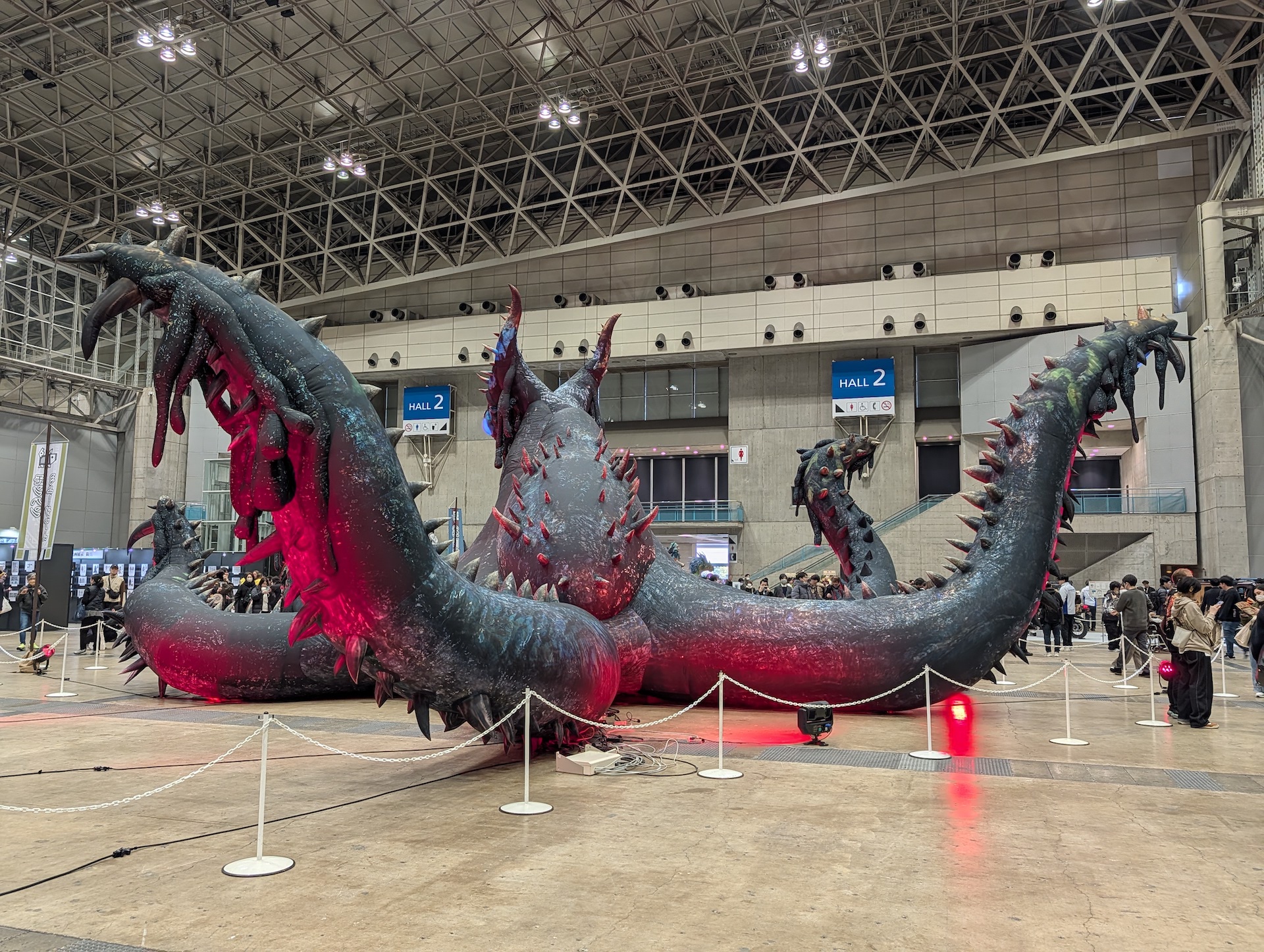 後ろから見たところ。ここから殴り掛かれば倒せるか？（多分返り討ち）