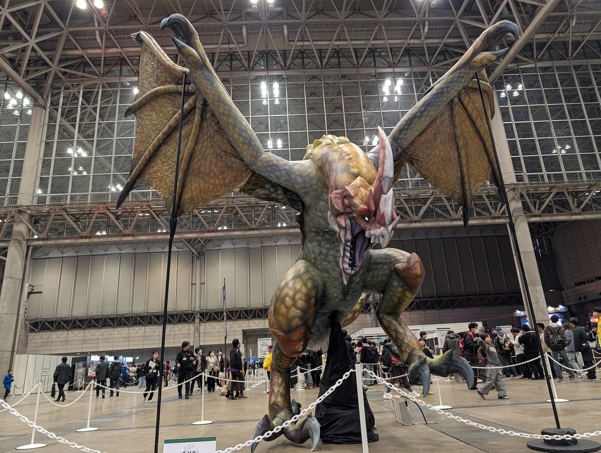 「千刃竜セルレギオス」も等身大サイズで展示