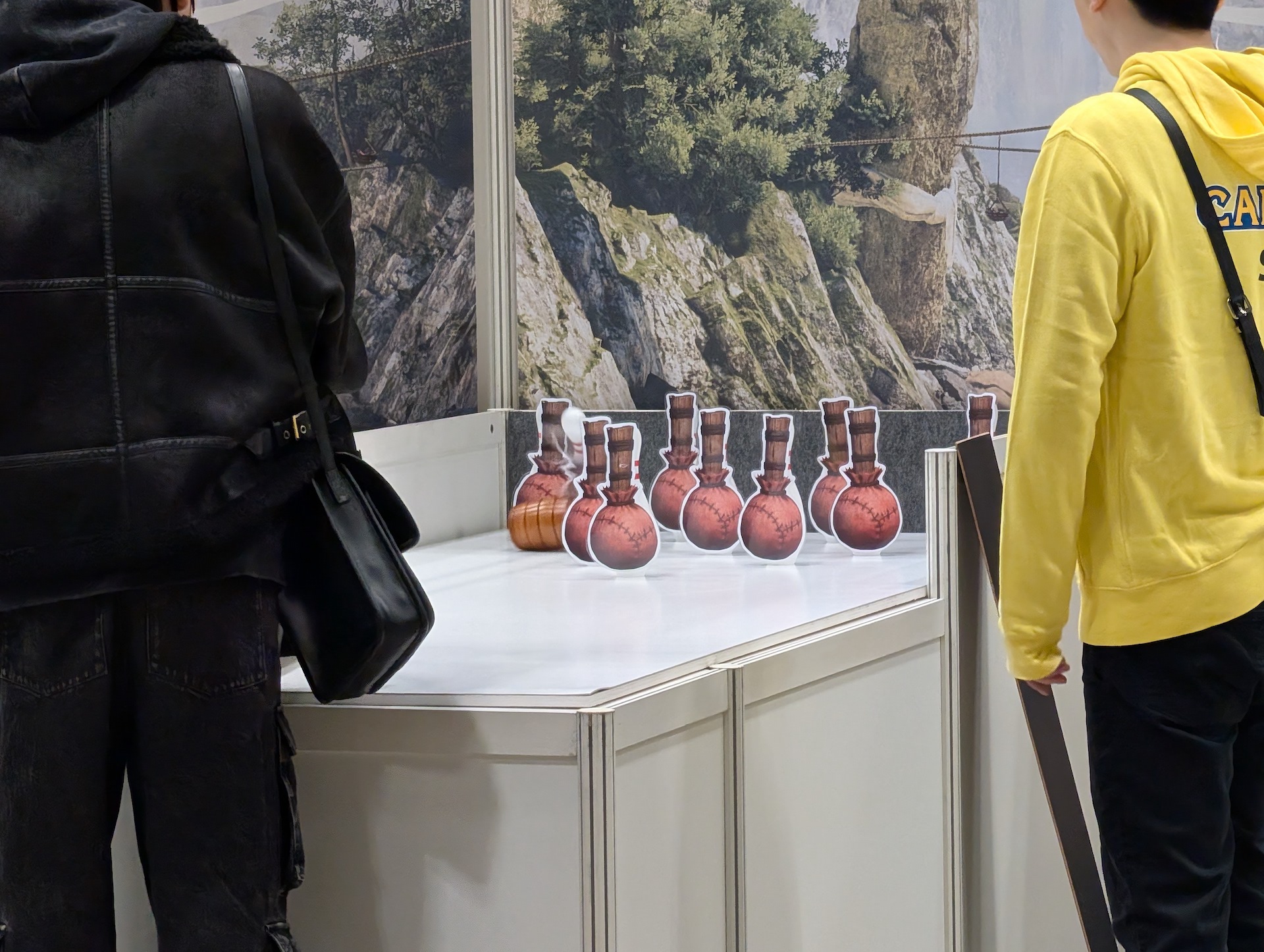 距離感を掴むのが難しそうで10本のピン全てを倒すのに苦労している印象だった