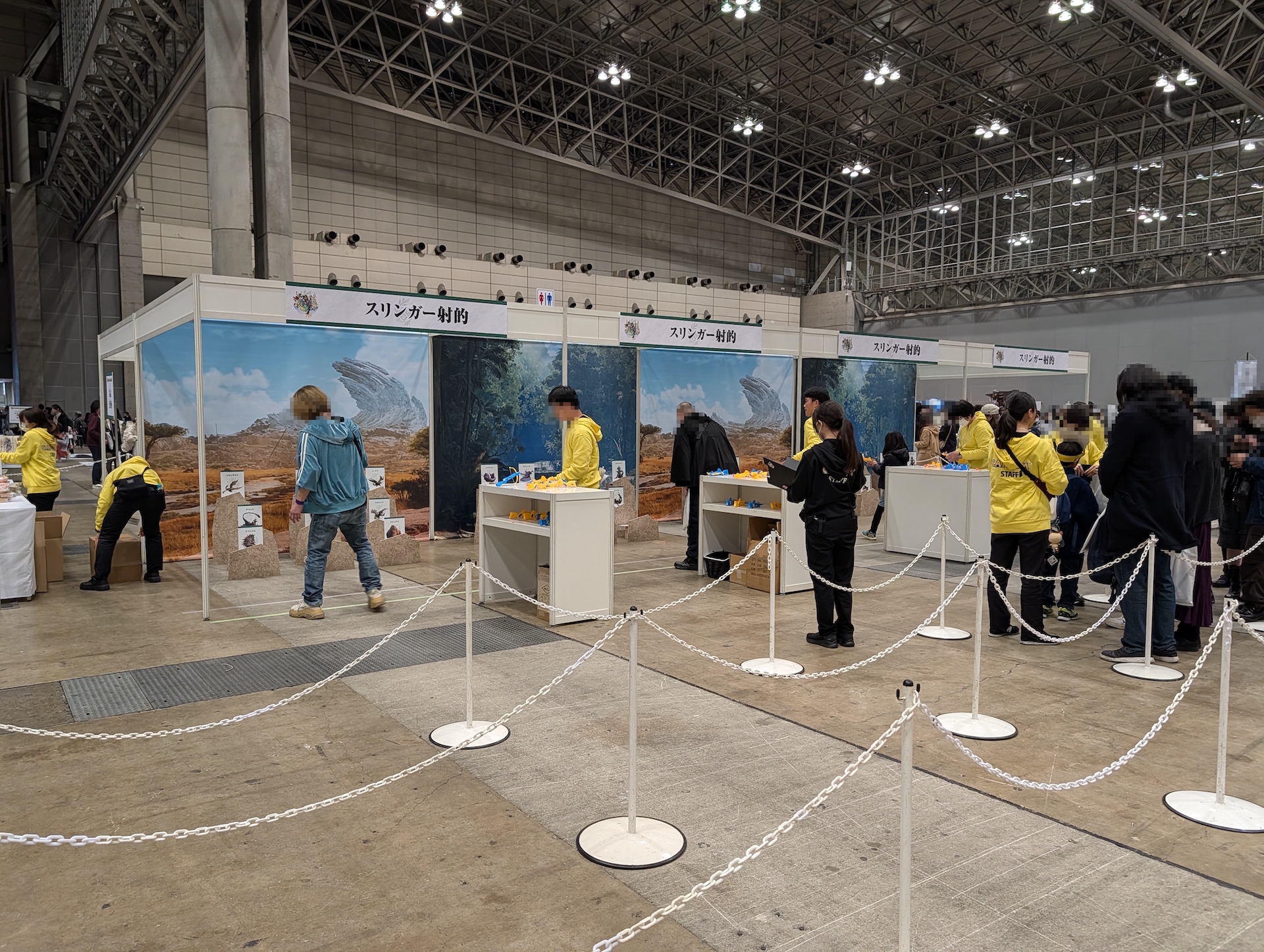 専用の銃で標的を倒す「スリンガー射的」は標的が倒しやすそうで、傍から見ていると簡単そうに見えた